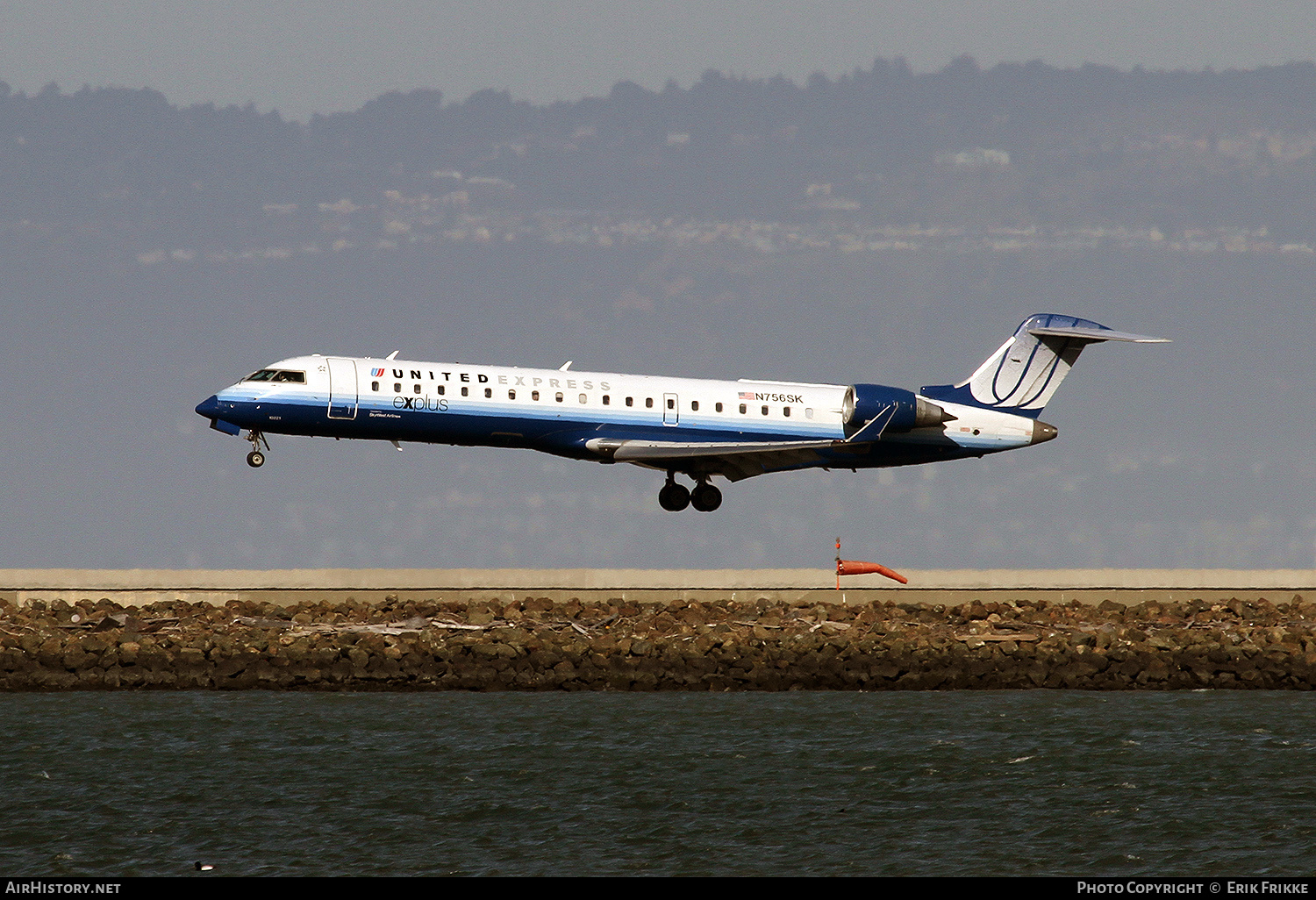 Aircraft Photo of N756SK | Bombardier CRJ-700 NG (CL-600-2C10) | United Express | AirHistory.net #503384