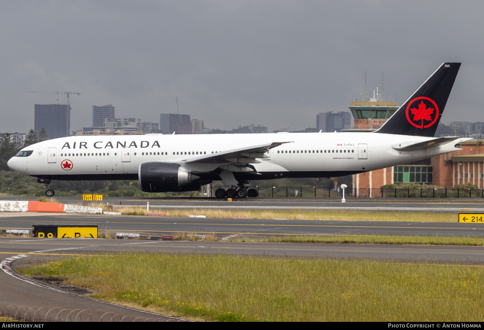 Aircraft Photo of C-FIUJ | Boeing 777-233/LR | Air Canada | AirHistory.net #503458