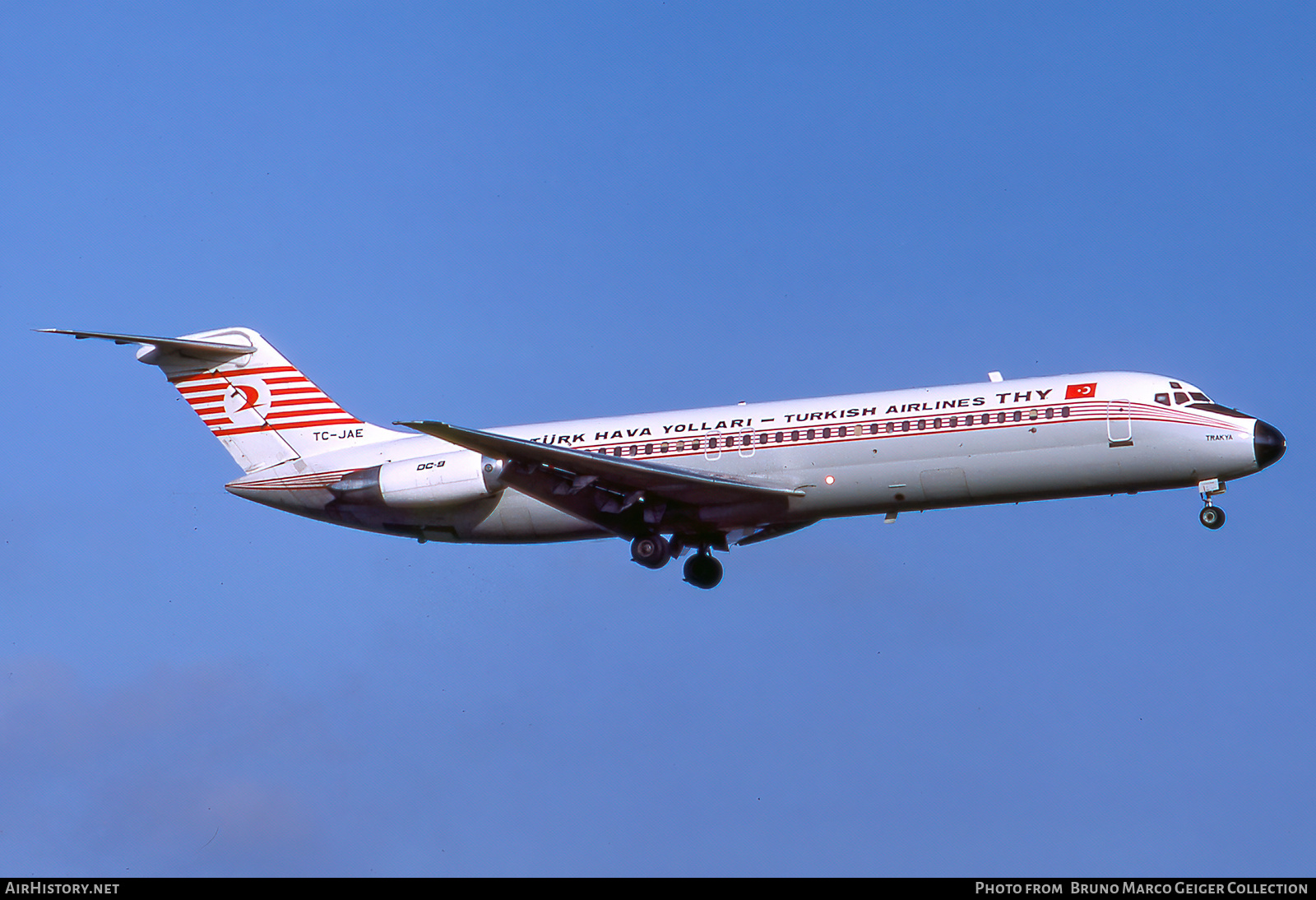 Aircraft Photo of TC-JAE | McDonnell Douglas DC-9-32 | THY Türk Hava Yolları - Turkish Airlines | AirHistory.net #503528