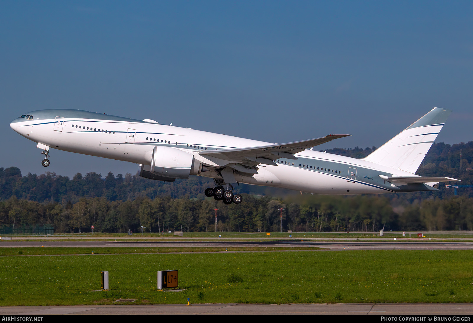 Aircraft Photo of VP-CAL | Boeing 777-2KQ/LR | AirHistory.net #503571