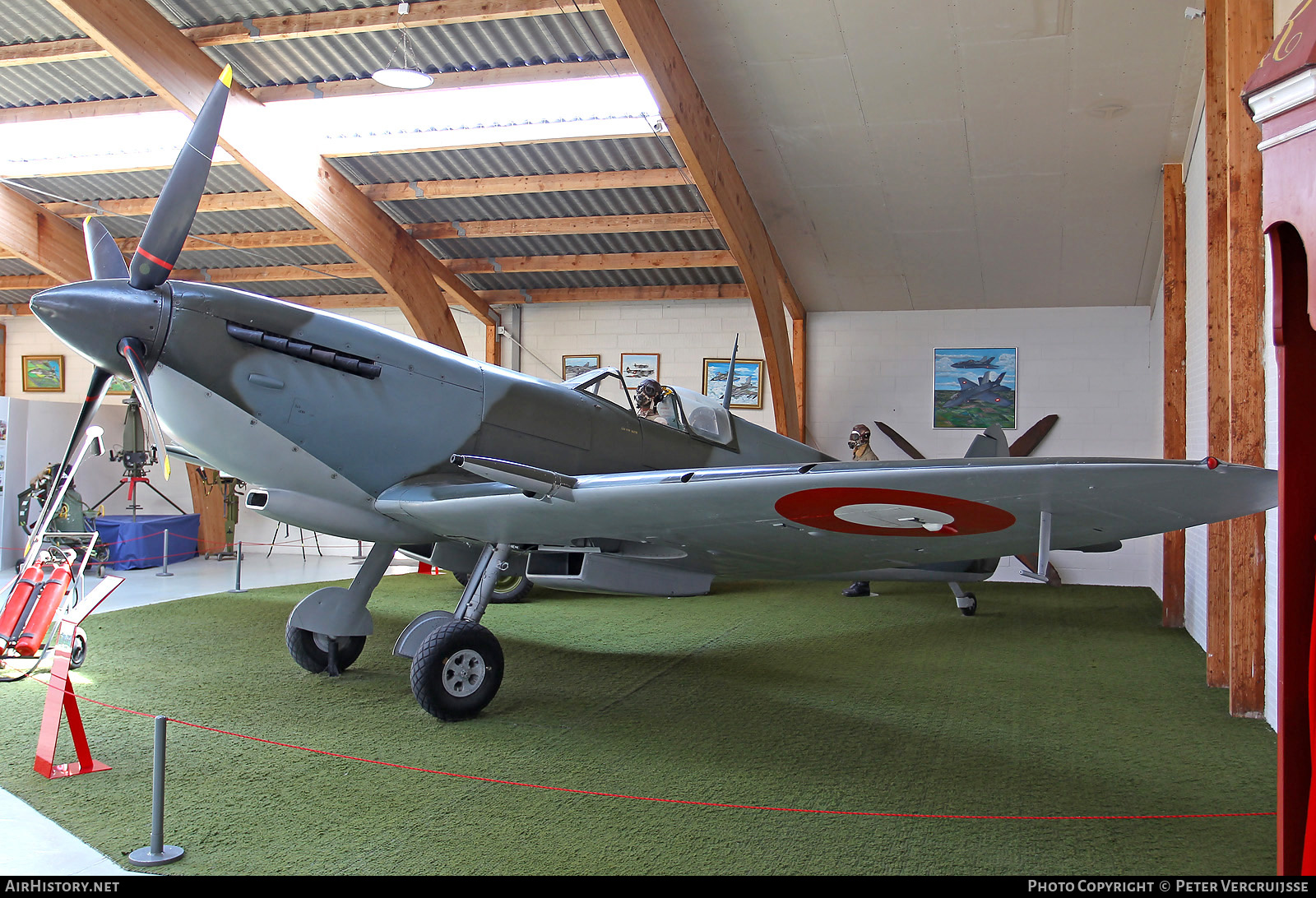 Aircraft Photo of 41-401 | Supermarine 361 Spitfire LF9C | Denmark - Air Force | AirHistory.net #503640