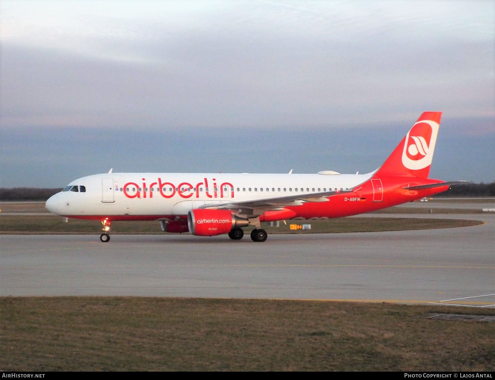 Aircraft Photo of D-ABFN | Airbus A320-214 | Air Berlin | AirHistory.net #503655