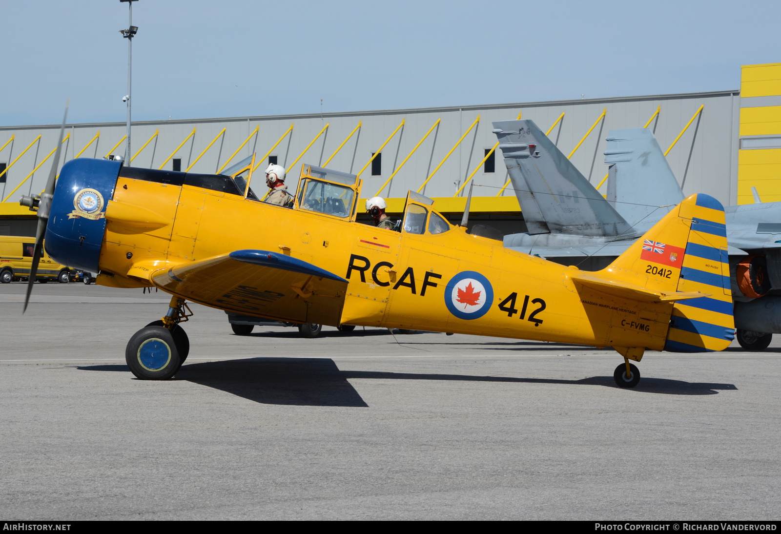 Aircraft Photo of C-FVMG / 20412 | North American Harvard Mk4 | Canada - Air Force | AirHistory.net #503664