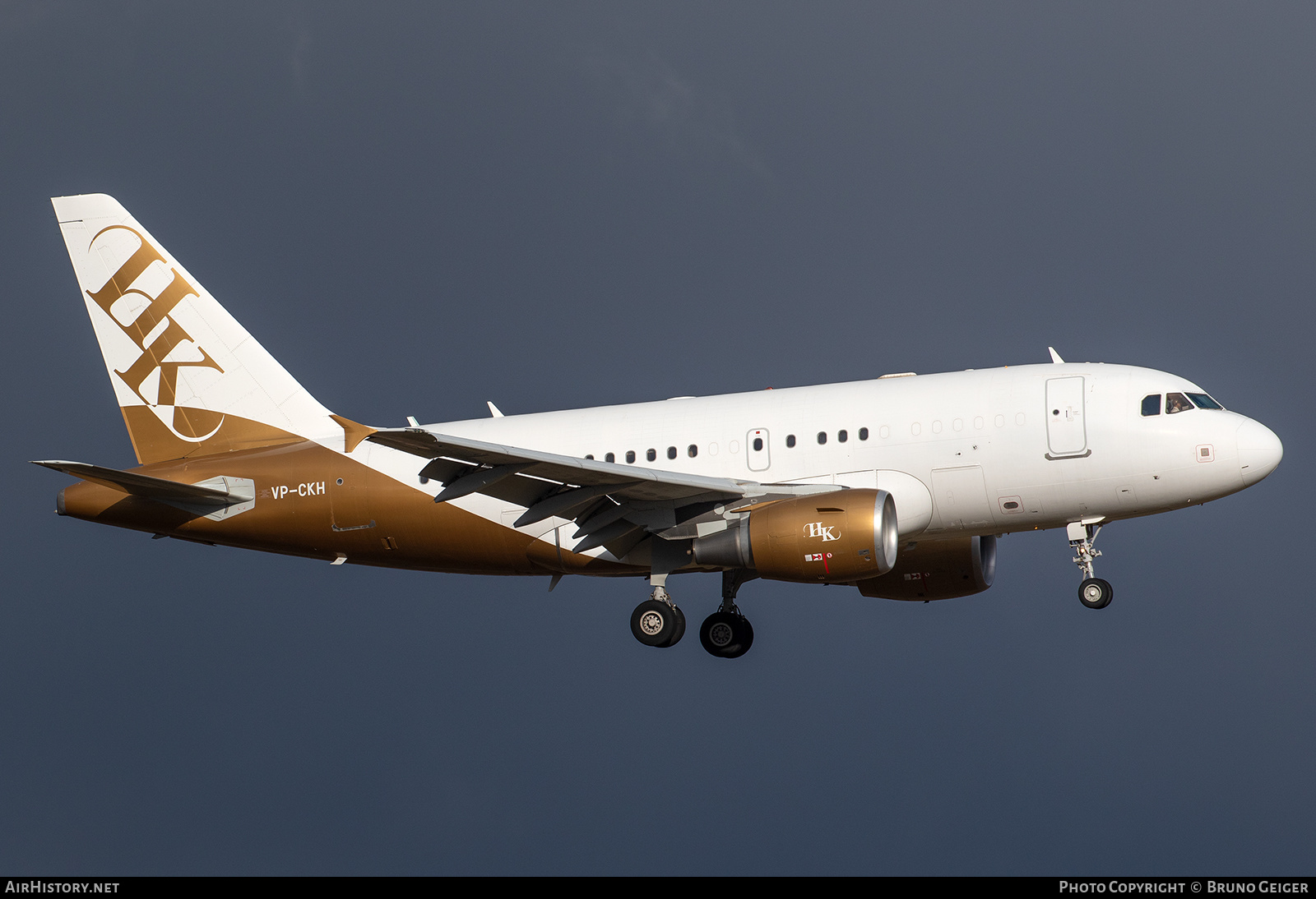 Aircraft Photo of VP-CKH | Airbus ACJ318 (A318-112/CJ) | HK Aviation | AirHistory.net #503792