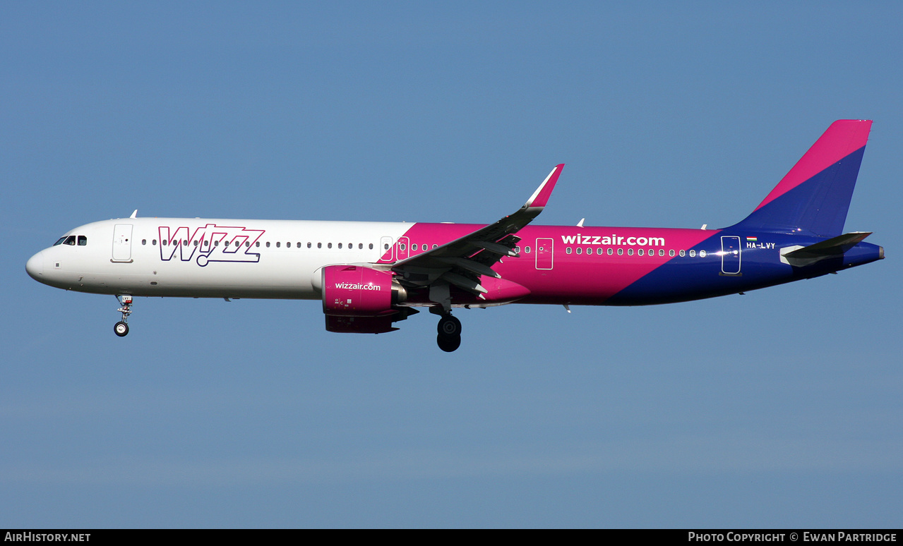 Aircraft Photo of HA-LVY | Airbus A321-271NX | Wizz Air | AirHistory.net #503822