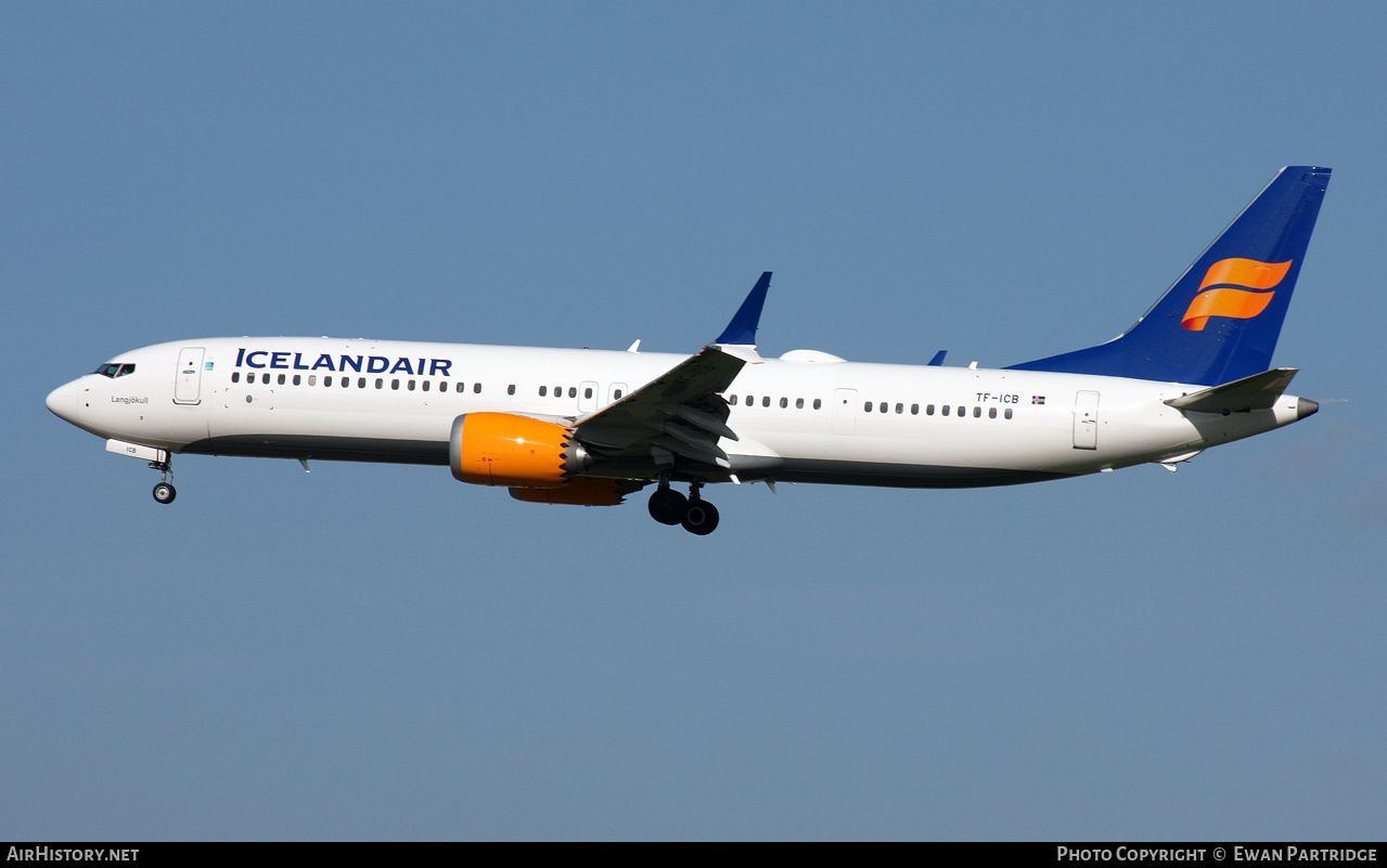 Aircraft Photo of TF-ICB | Boeing 737-9 Max 9 | Icelandair | AirHistory.net #503872