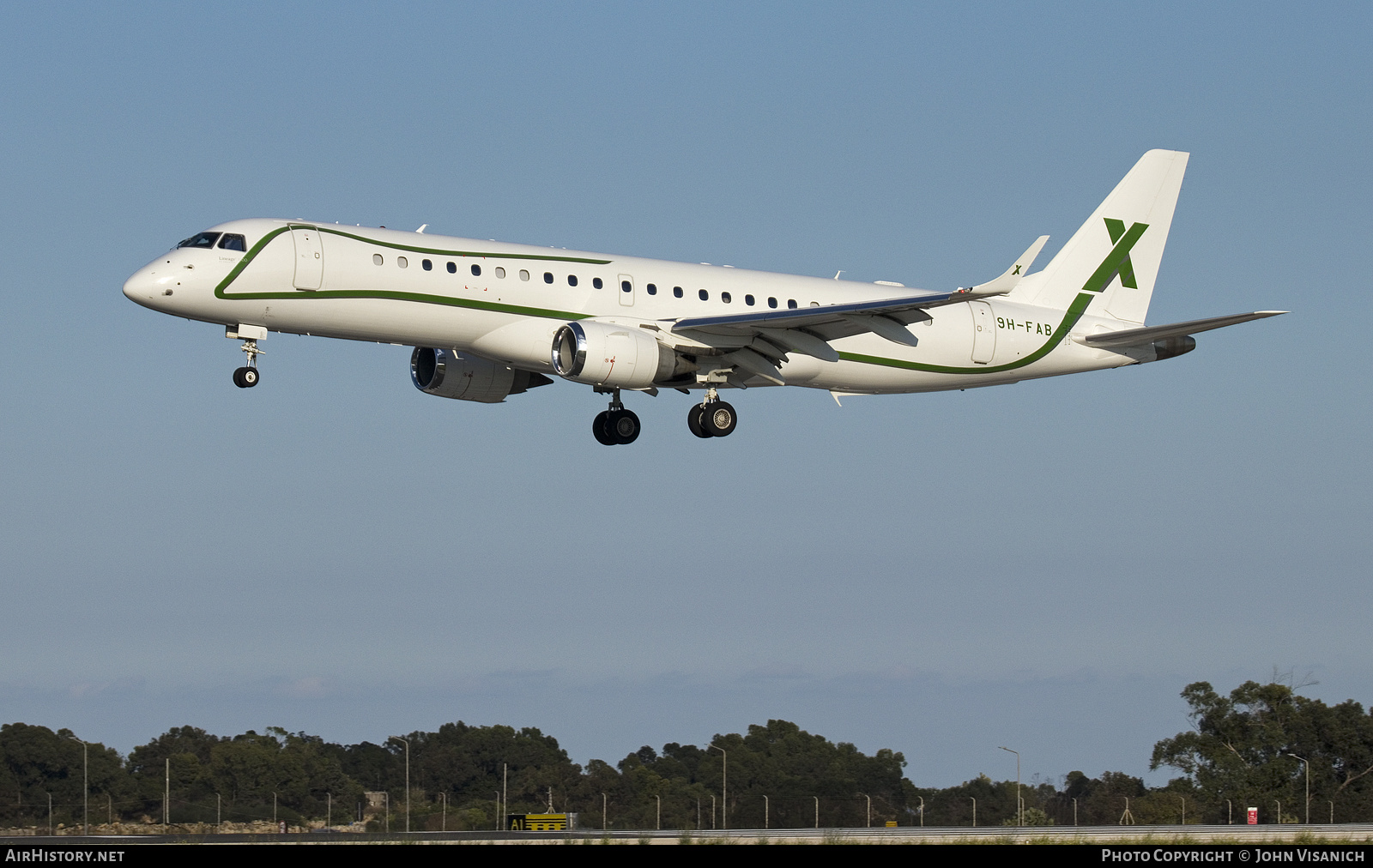 Aircraft Photo of 9H-FAB | Embraer Lineage 1000E (ERJ-190-100ECJ) | AirX Charter | AirHistory.net #503978