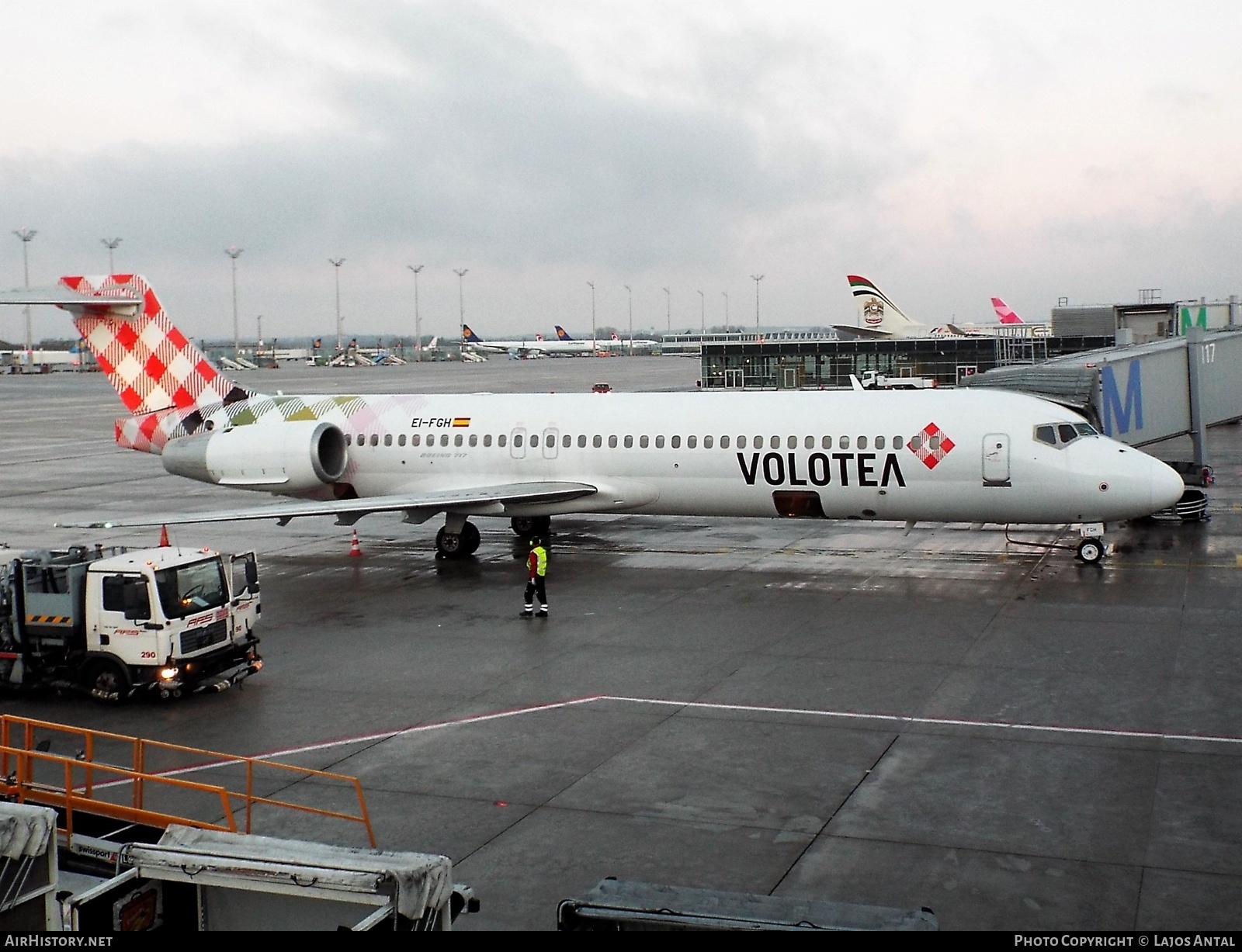 Aircraft Photo of EI-FGH | Boeing 717-2BL | Volotea | AirHistory.net #504019