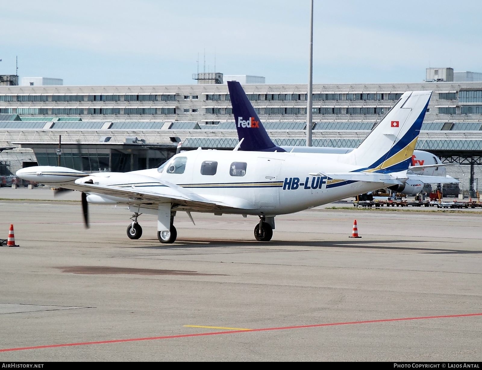 Aircraft Photo of HB-LUF | Piper PA-31T Cheyenne II | AirHistory.net #504079