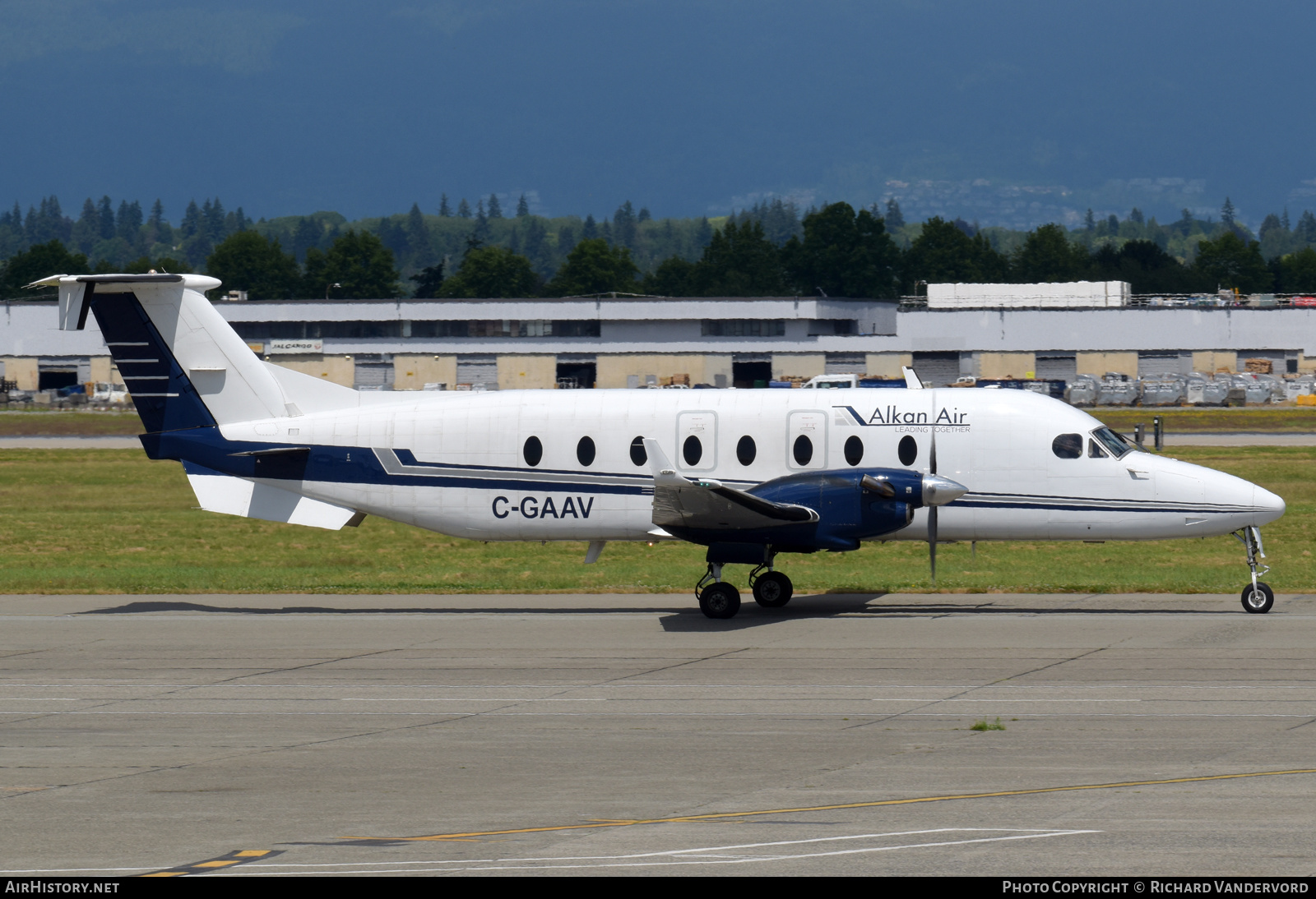Aircraft Photo of C-GAAV | Raytheon 1900D | Alkan Air | AirHistory.net #504195