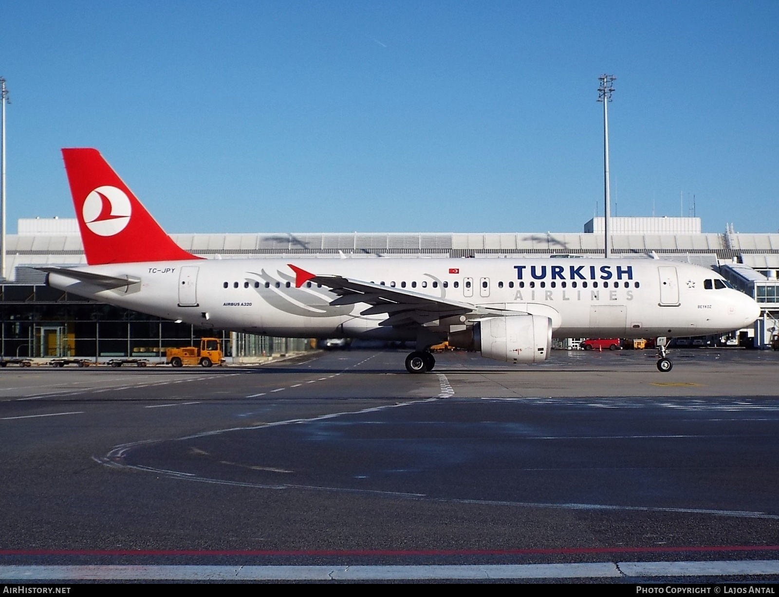 Aircraft Photo of TC-JPY | Airbus A320-214 | Turkish Airlines | AirHistory.net #504215