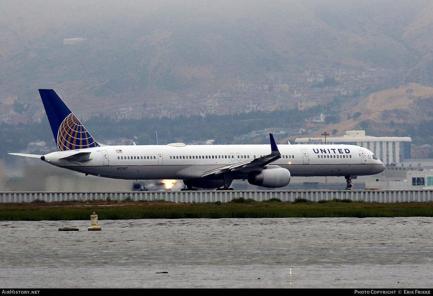 Aircraft Photo of N57857 | Boeing 757-324 | United Airlines | AirHistory.net #504237