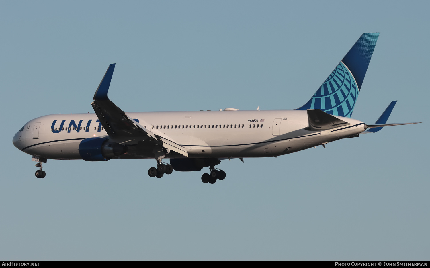 Aircraft Photo of N665UA | Boeing 767-322/ER | United Airlines | AirHistory.net #504264