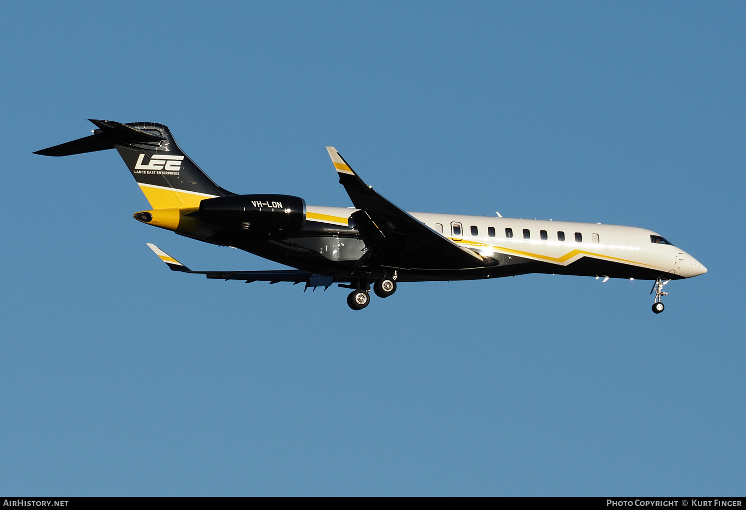 Aircraft Photo of VH-LON | Bombardier Global 7500 (BD-700-2A12) | LEE - Lance East Enterprises | AirHistory.net #504354