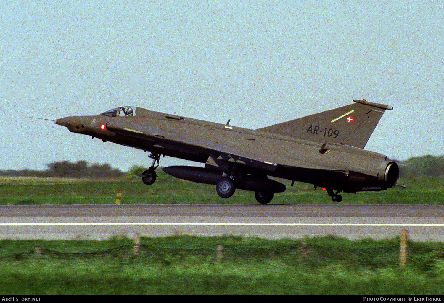 Aircraft Photo of AR-109 | Saab RF-35 Draken | Denmark - Air Force | AirHistory.net #504379