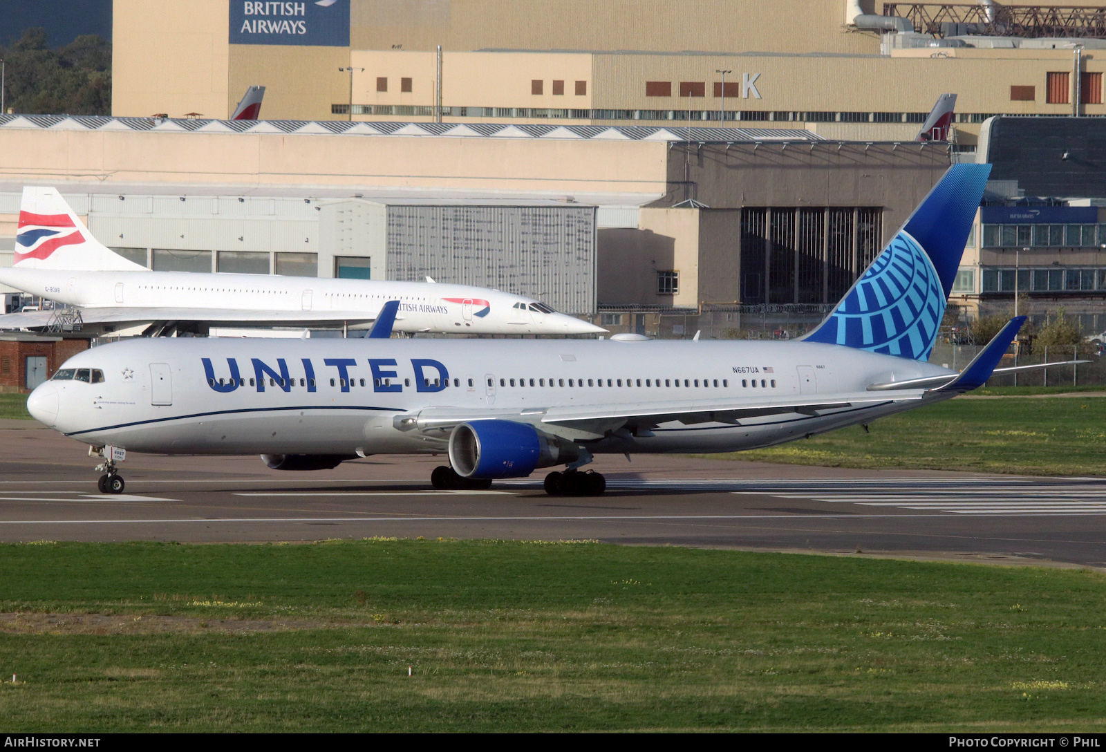 Aircraft Photo of N667UA | Boeing 767-322/ER | United Airlines | AirHistory.net #504491