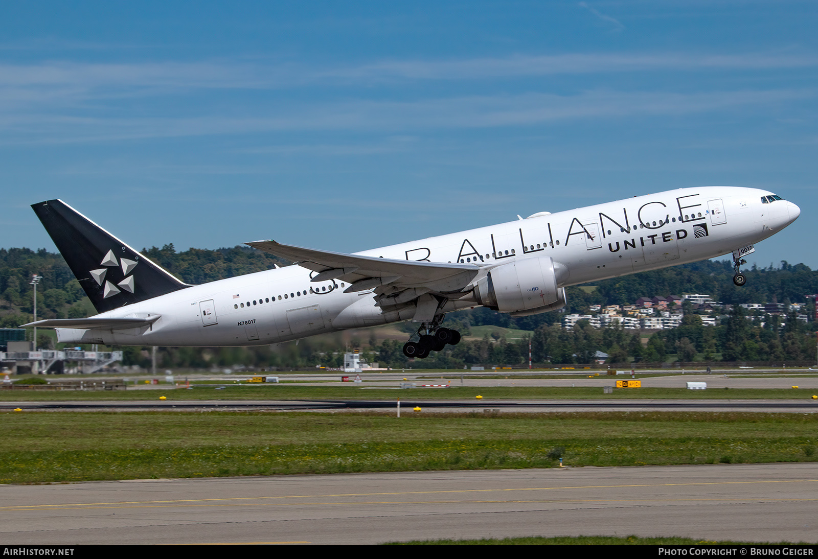 Aircraft Photo of N78017 | Boeing 777-224/ER | United Airlines | AirHistory.net #504527