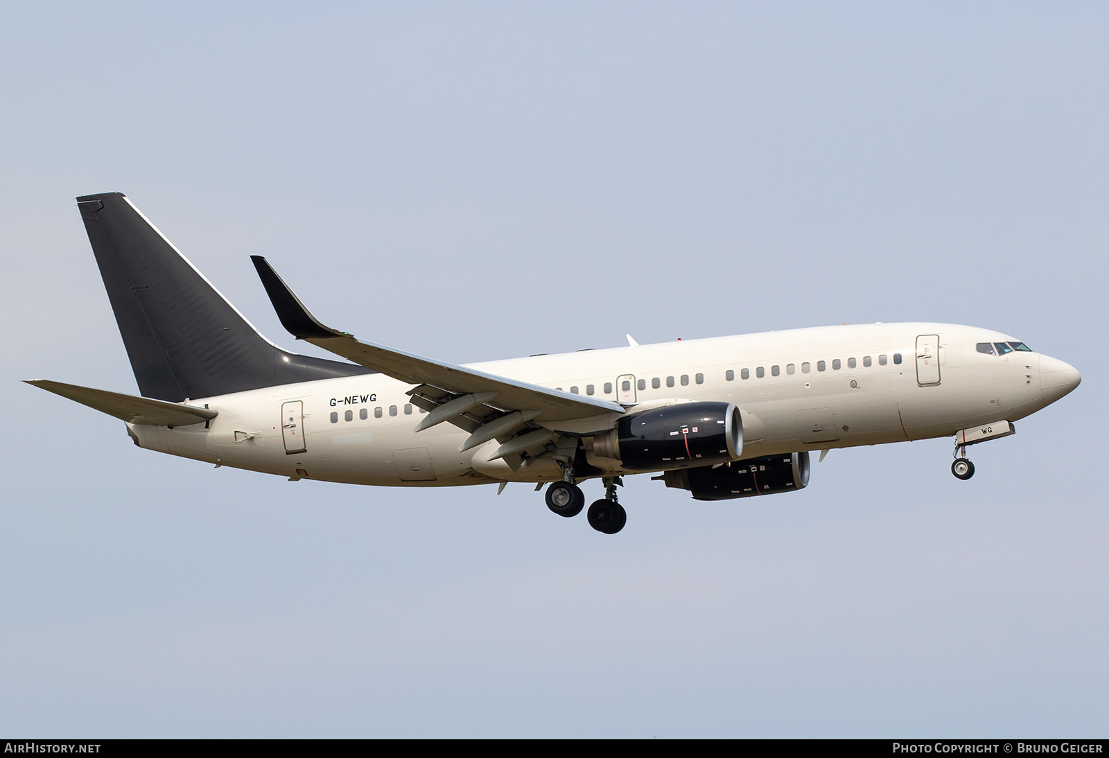 Aircraft Photo of G-NEWG | Boeing 737-76N | AirHistory.net #504540