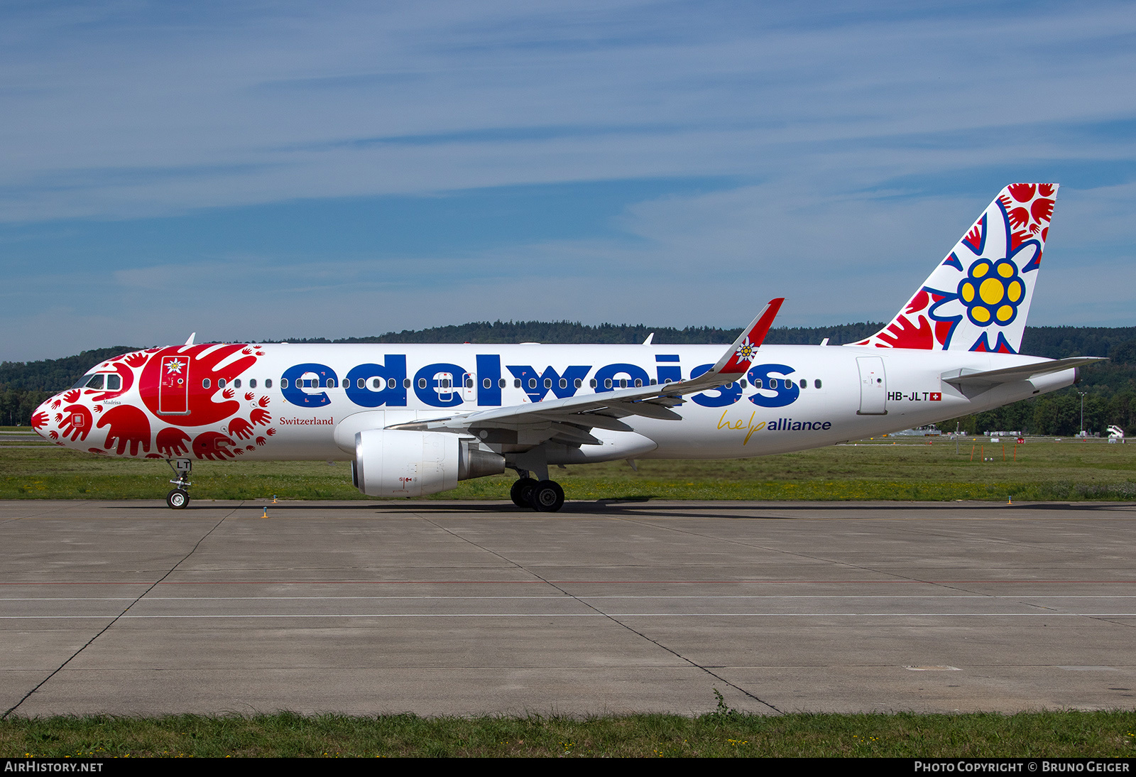 Aircraft Photo of HB-JLT | Airbus A320-214 | Edelweiss Air | AirHistory.net #504566