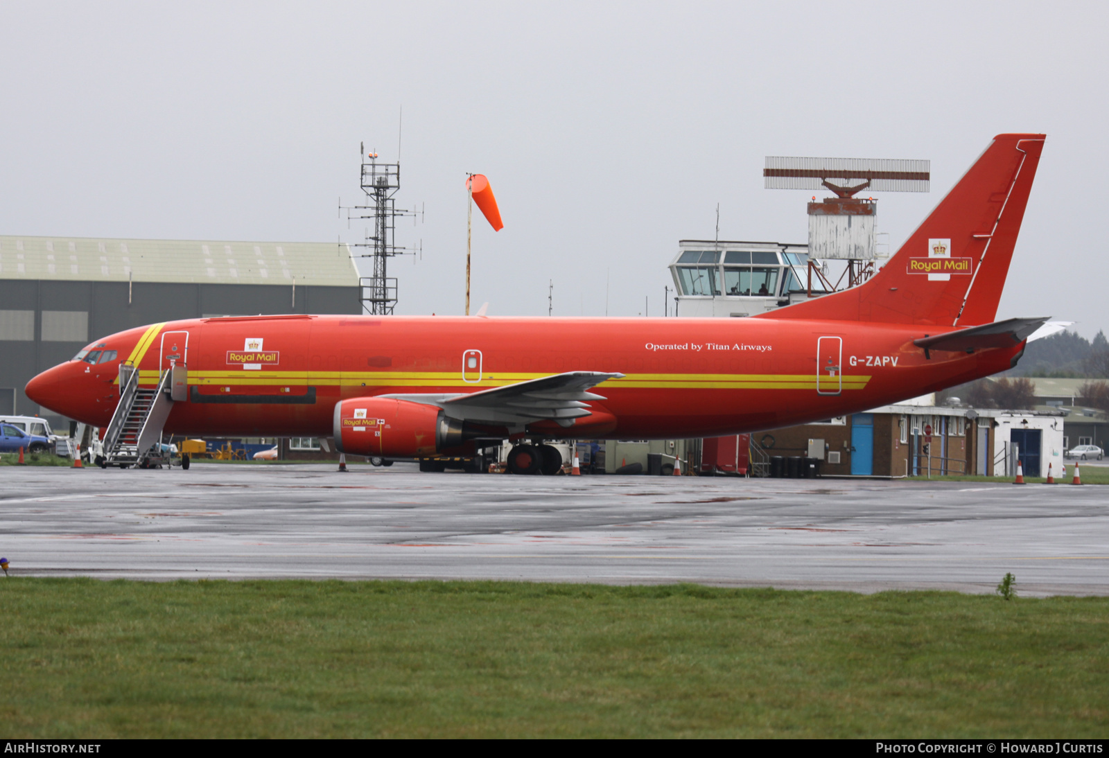 Aircraft Photo of G-ZAPV | Boeing 737-3Y0(SF) | Royal Mail | AirHistory.net #504623