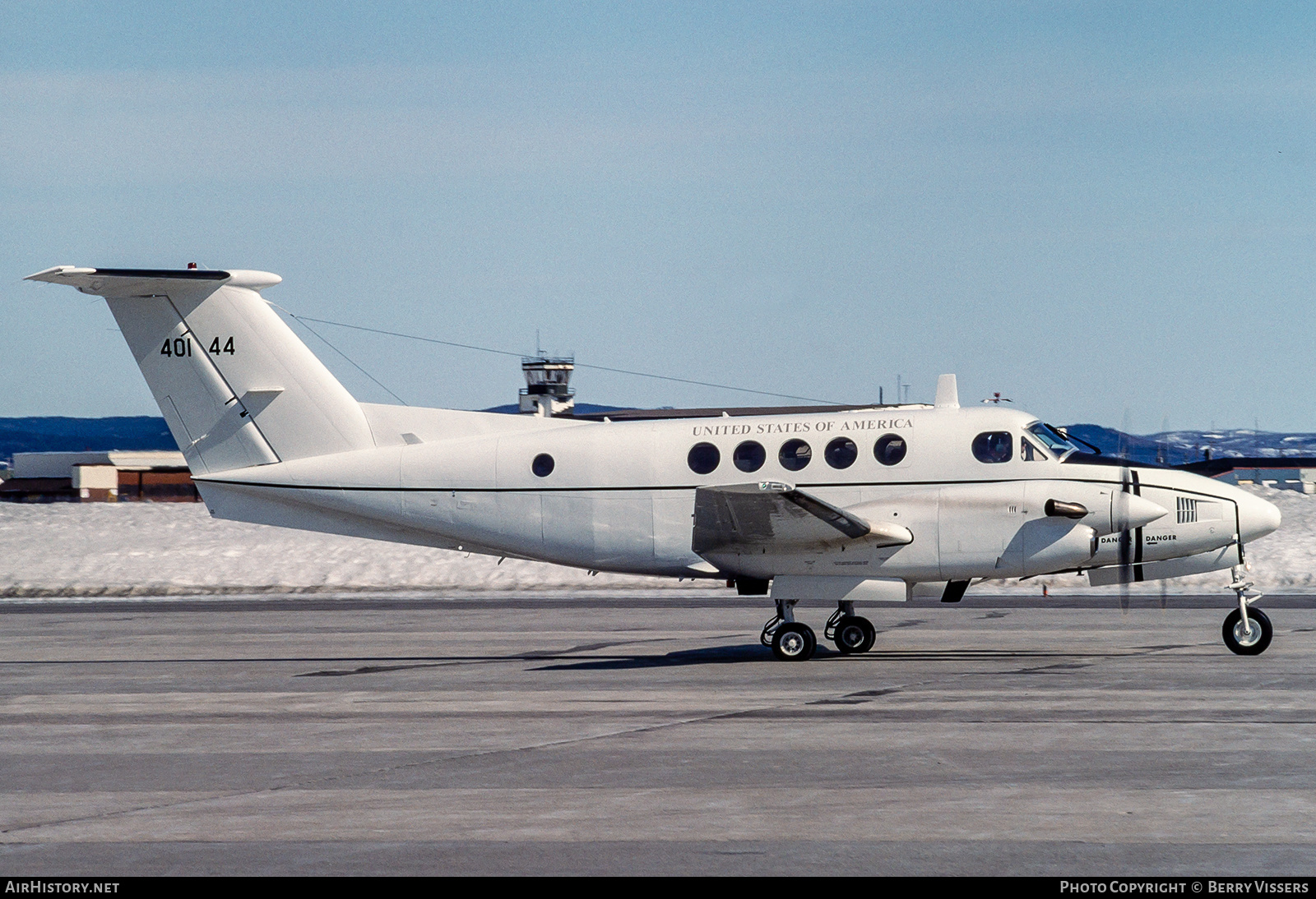 Aircraft Photo of 84-0144 / 40144 | Beech C-12F Huron (B200C) | USA - Army | AirHistory.net #504705