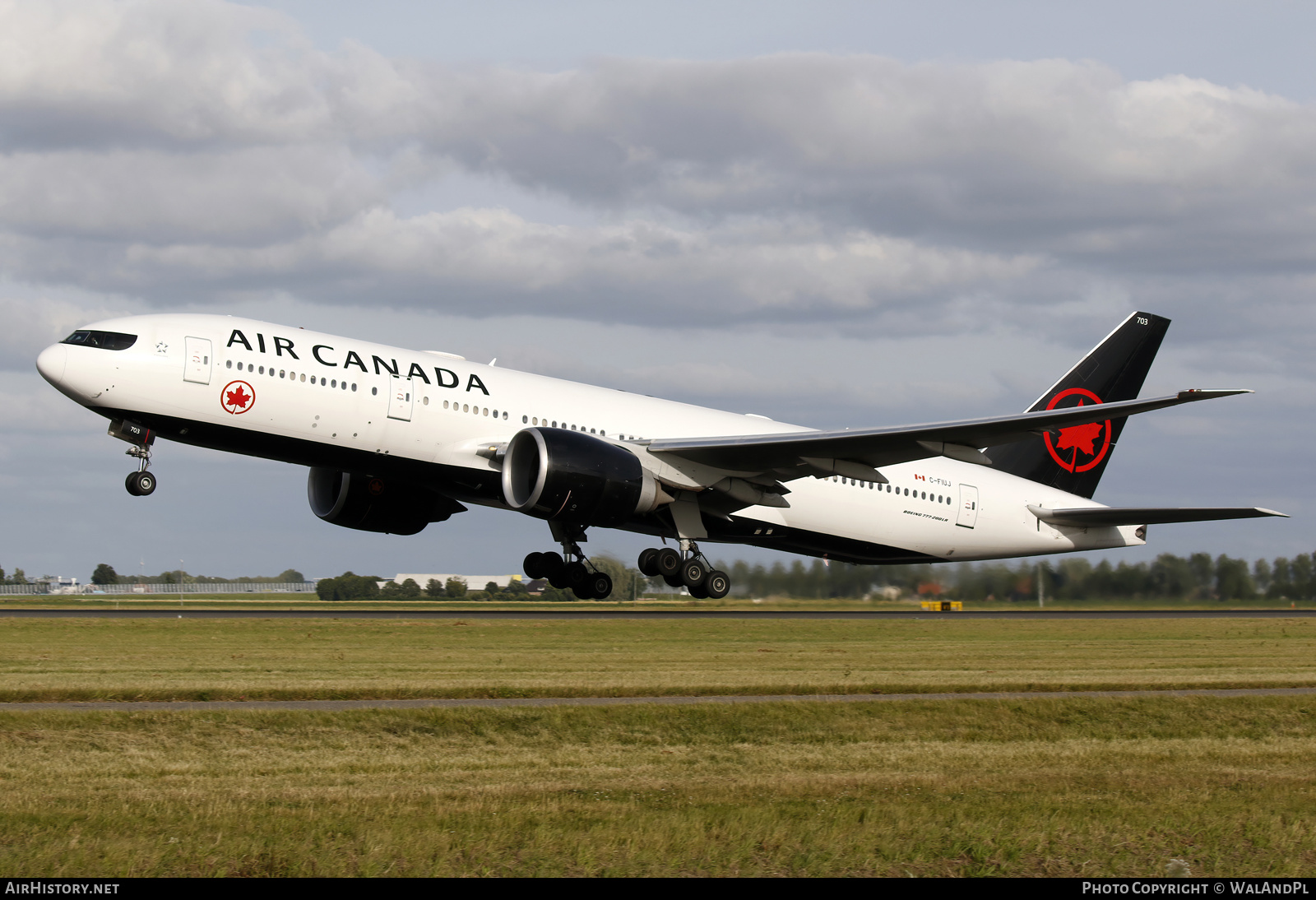 Aircraft Photo of C-FIUJ | Boeing 777-233/LR | Air Canada | AirHistory.net #504720