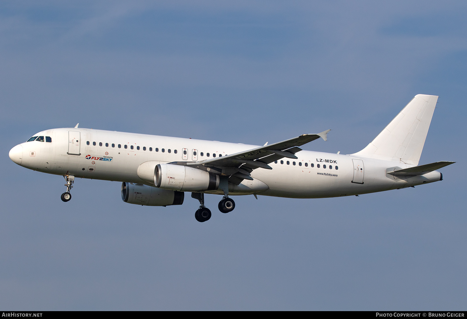 Aircraft Photo of LZ-MDK | Airbus A320-232 | Fly2Sky | AirHistory.net #504762