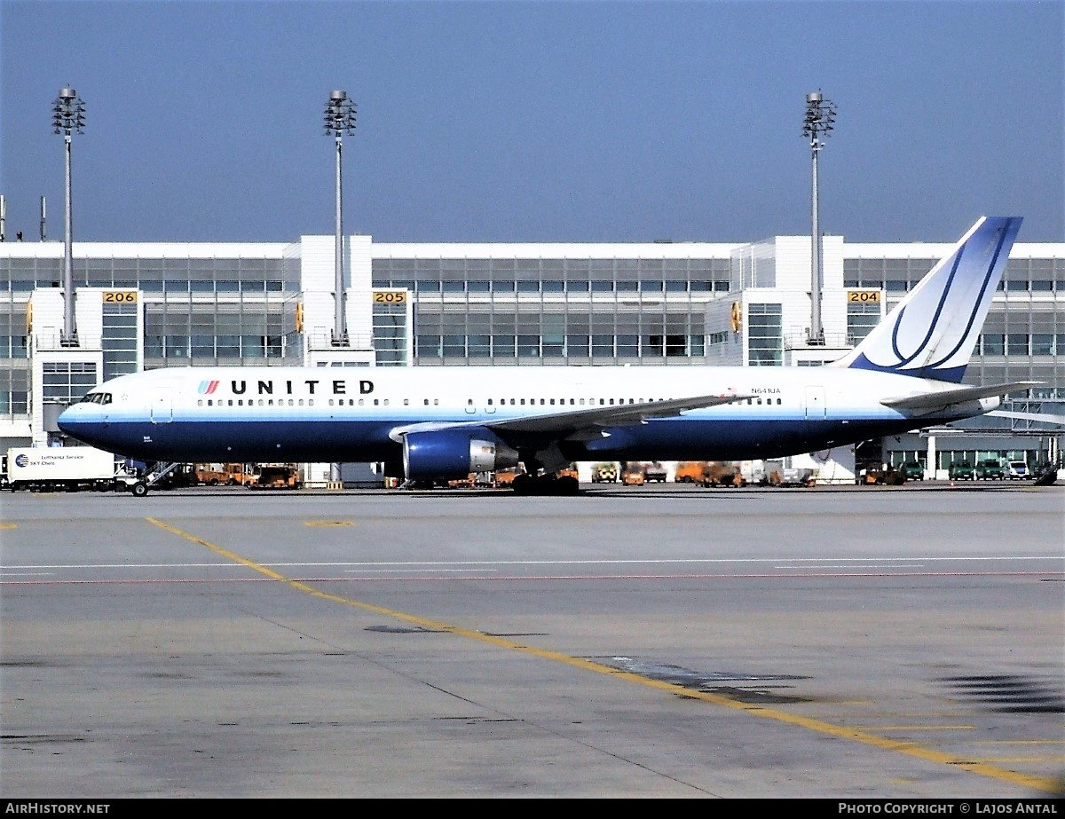Aircraft Photo of N641UA | Boeing 767-322/ER | United Airlines | AirHistory.net #504786
