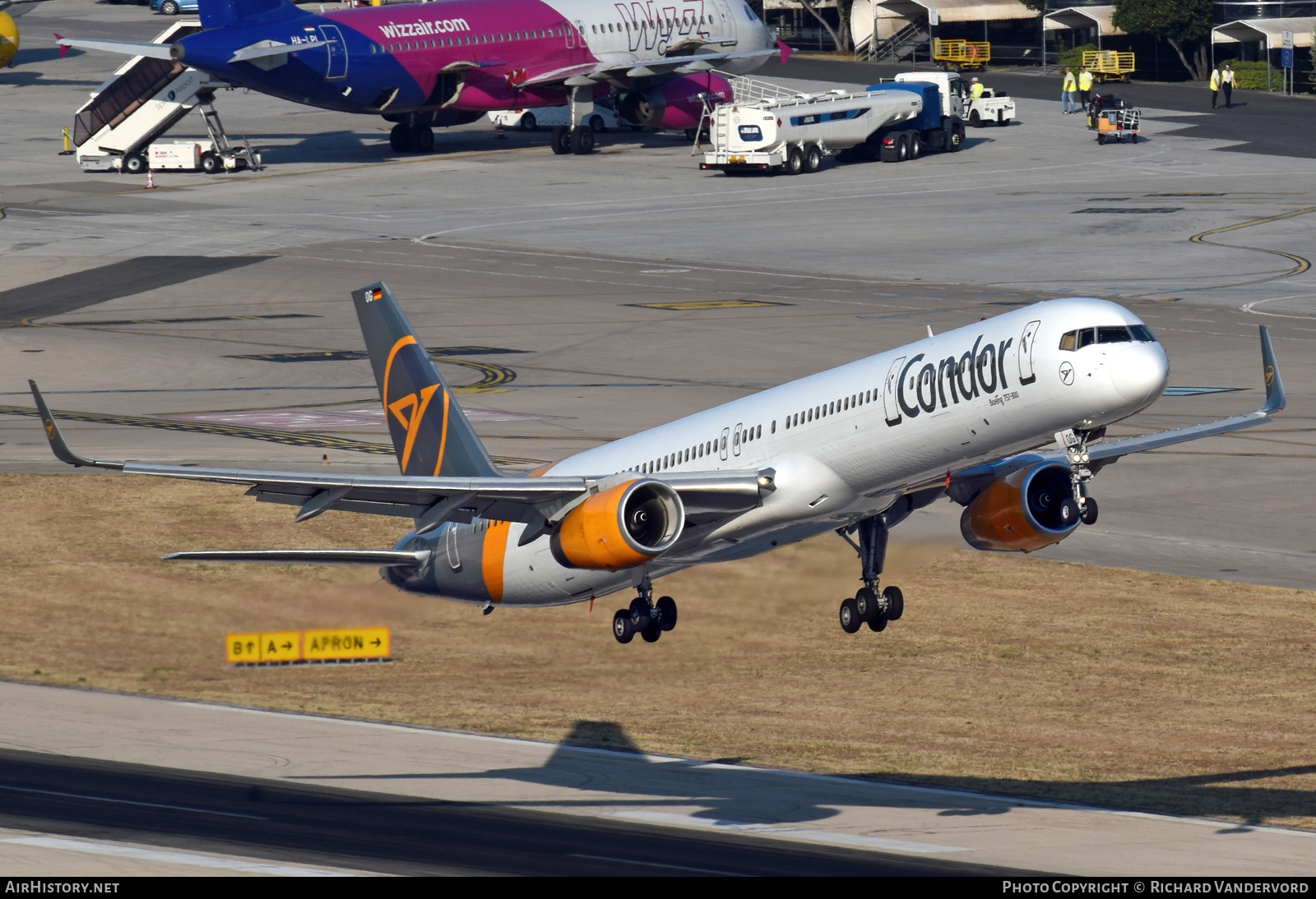 Aircraft Photo of D-ABOG | Boeing 757-330 | Condor Flugdienst | AirHistory.net #504996