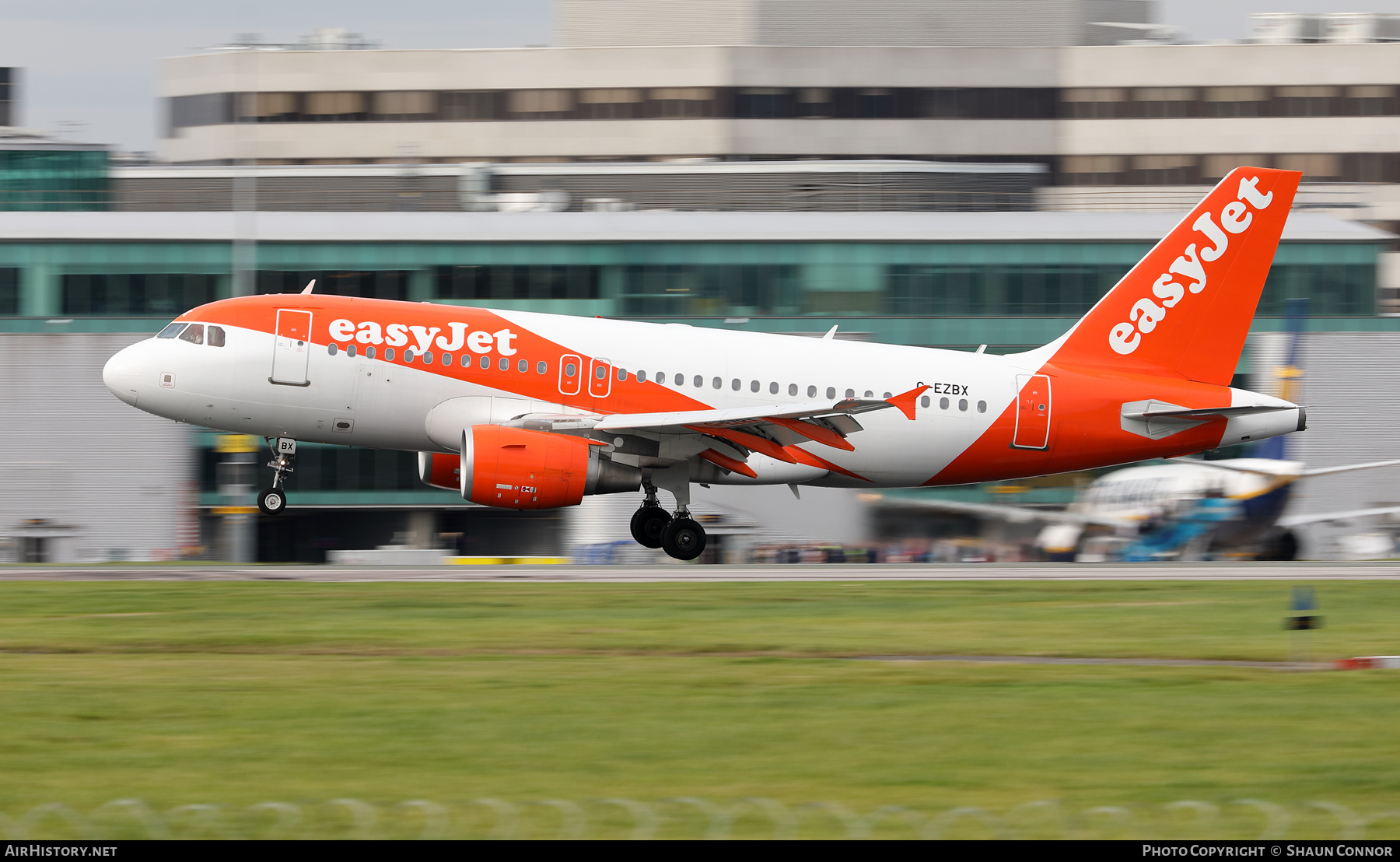 Aircraft Photo of G-EZBX | Airbus A319-111 | EasyJet | AirHistory.net #505143