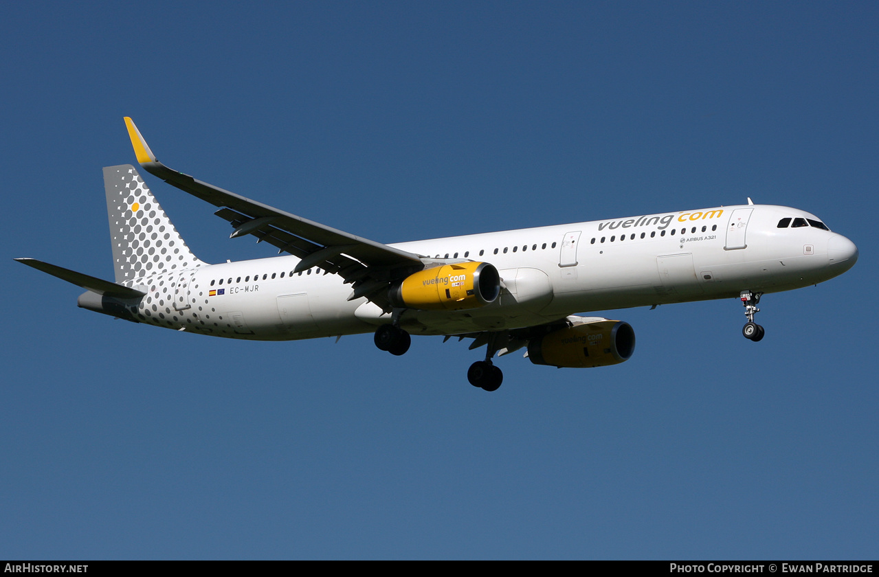 Aircraft Photo of EC-MJR | Airbus A321-231 | Vueling Airlines | AirHistory.net #505221