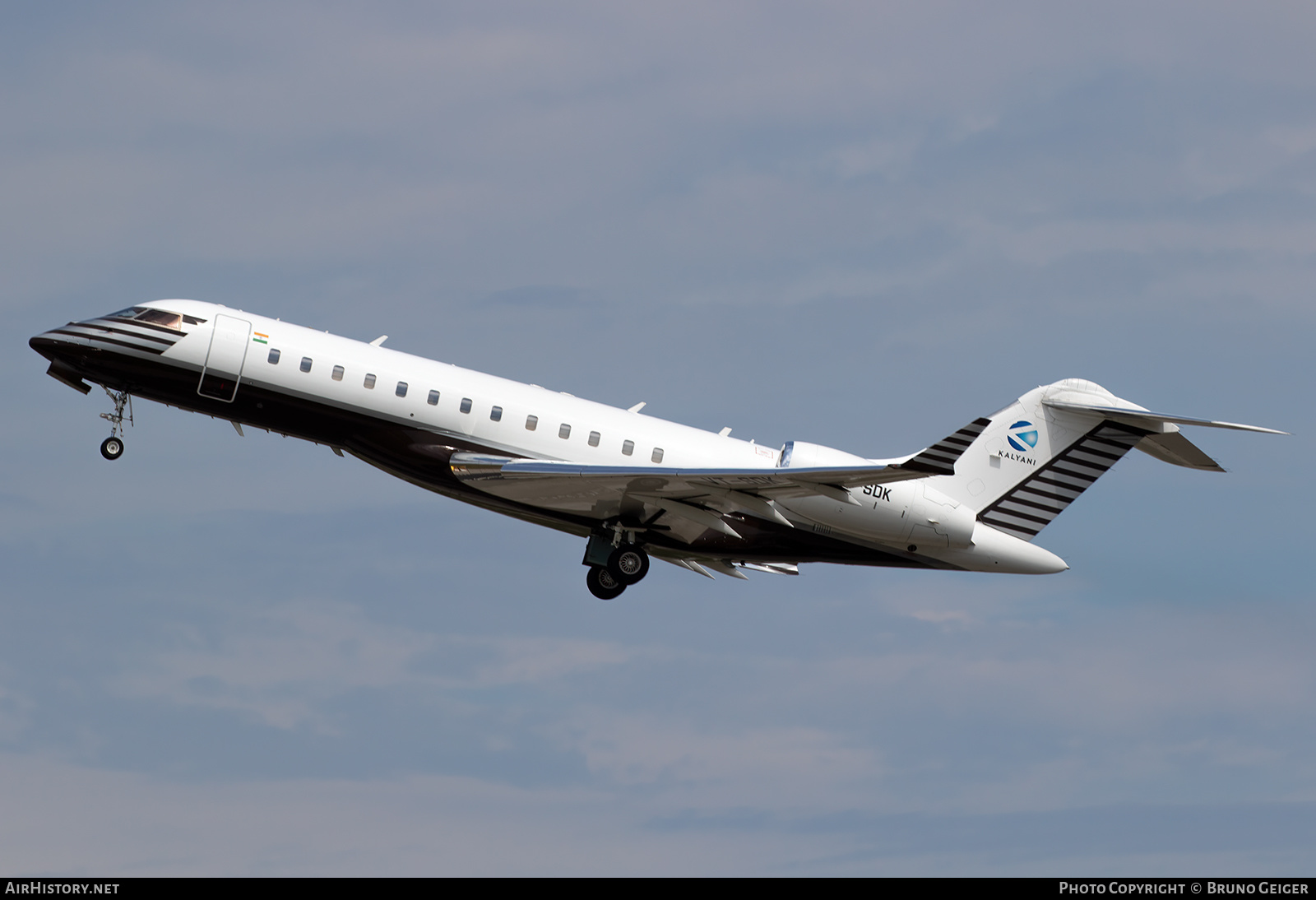 Aircraft Photo of VT-SDK | Bombardier Global Express (BD-700-1A10) | Kalyani Group | AirHistory.net #505246