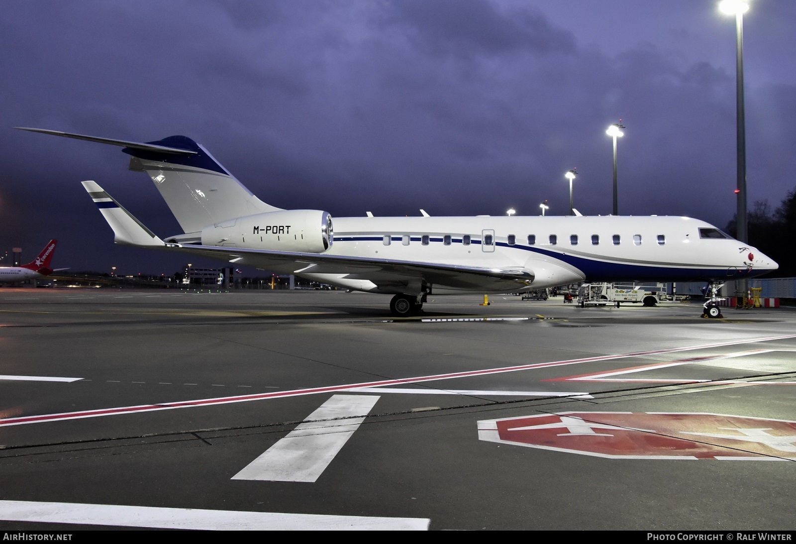 Aircraft Photo of M-PORT | Bombardier Global 5000 (BD-700-1A11) | AirHistory.net #505336