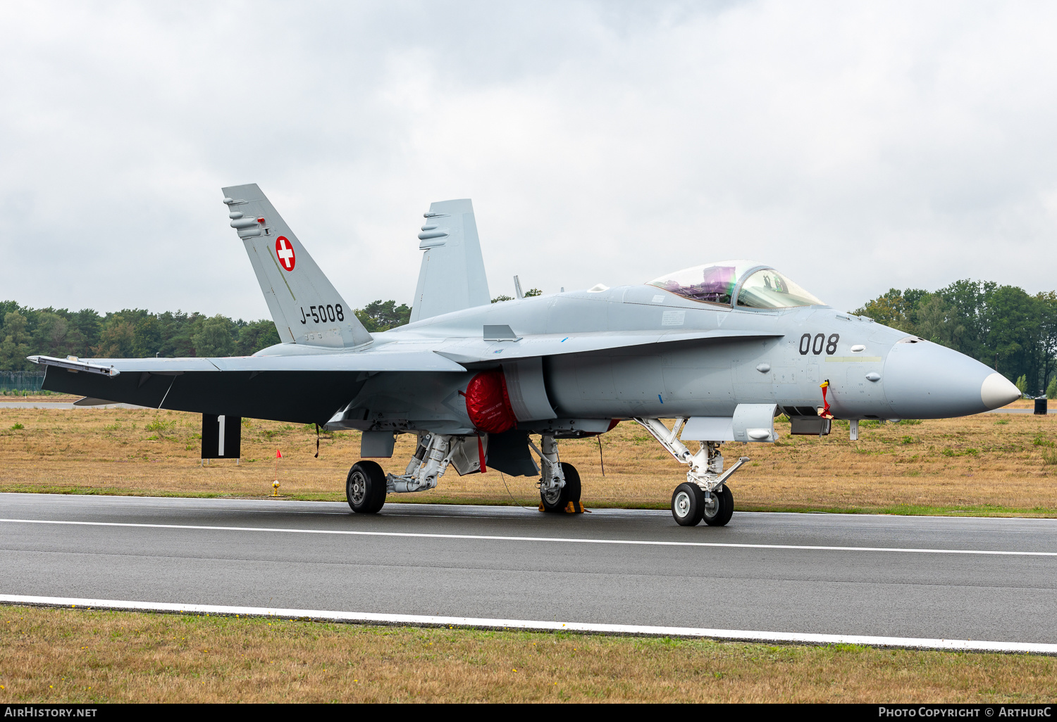 Aircraft Photo of J-5008 | McDonnell Douglas F/A-18C Hornet | Switzerland - Air Force | AirHistory.net #505371