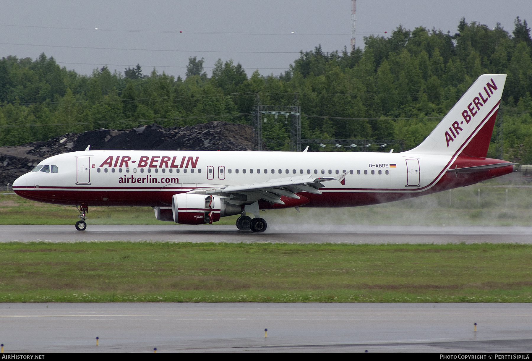 Aircraft Photo of D-ABDE | Airbus A320-214 | Air Berlin | AirHistory.net #505407