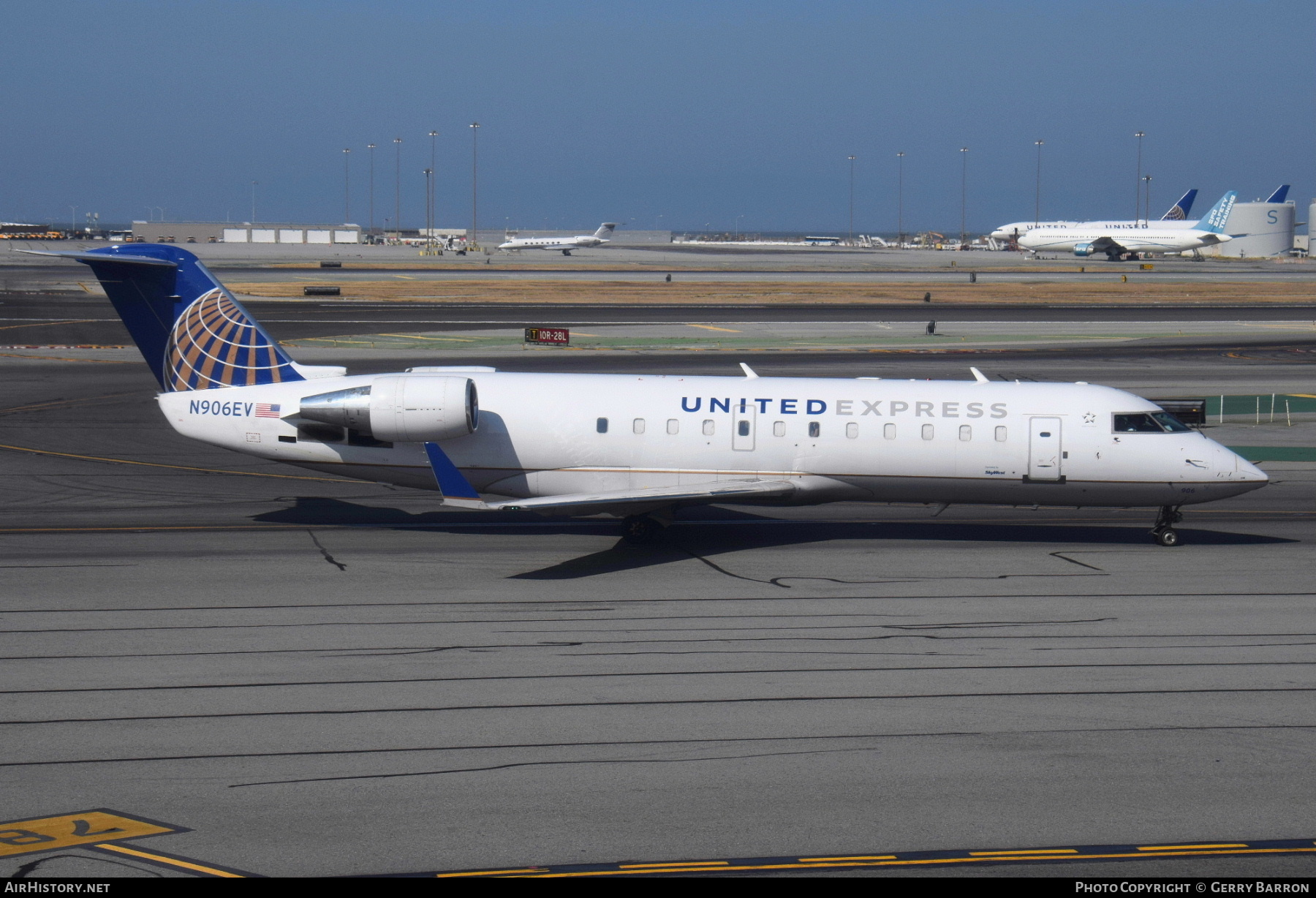 Aircraft Photo of N906EV | Bombardier CRJ-200LR (CL-600-2B19) | United Express | AirHistory.net #505412