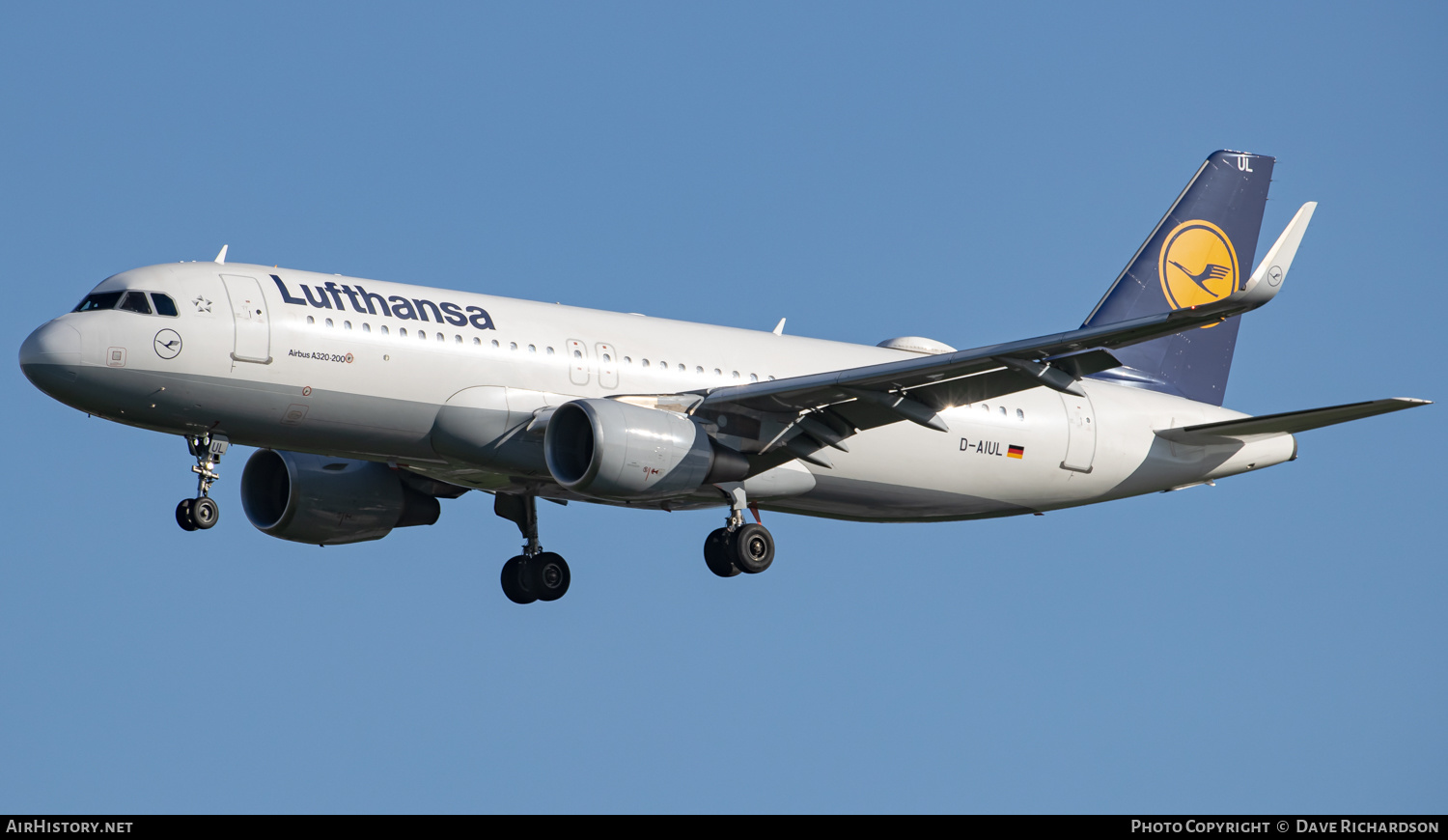 Aircraft Photo of D-AIUL | Airbus A320-214 | Lufthansa | AirHistory.net #505431