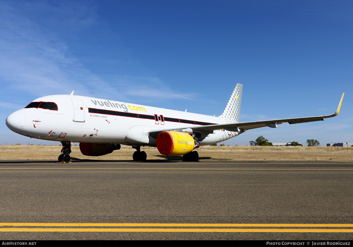 Aircraft Photo of EC-MAN | Airbus A320-214 | Vueling Airlines | AirHistory.net #505464