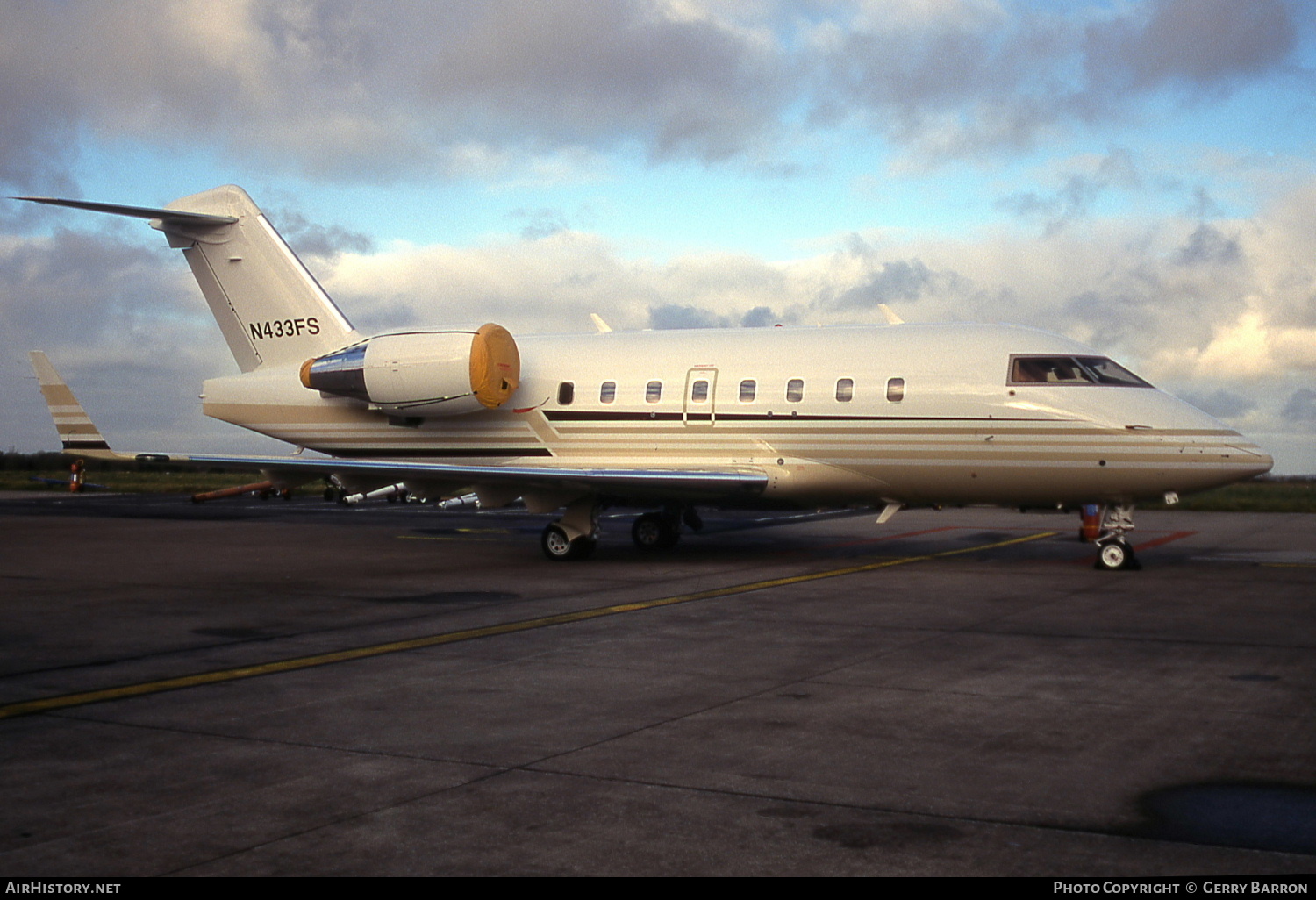Aircraft Photo of N433FS | Bombardier Challenger 604 (CL-600-2B16) | AirHistory.net #505613