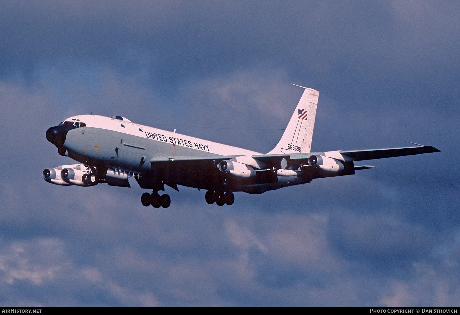 Aircraft Photo of 563596 | Boeing NKC-135A Stratotanker | USA - Navy | AirHistory.net #505614