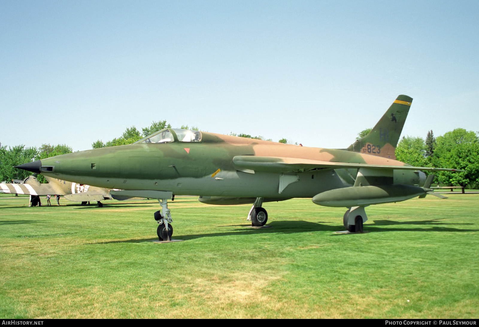 Aircraft Photo of 57-5823 / AF57-823 | Republic F-105B Thunderchief | USA - Air Force | AirHistory.net #505850