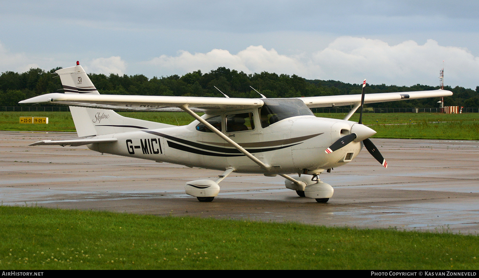Aircraft Photo of G-MICI | Cessna 182S Skylane | AirHistory.net #505923