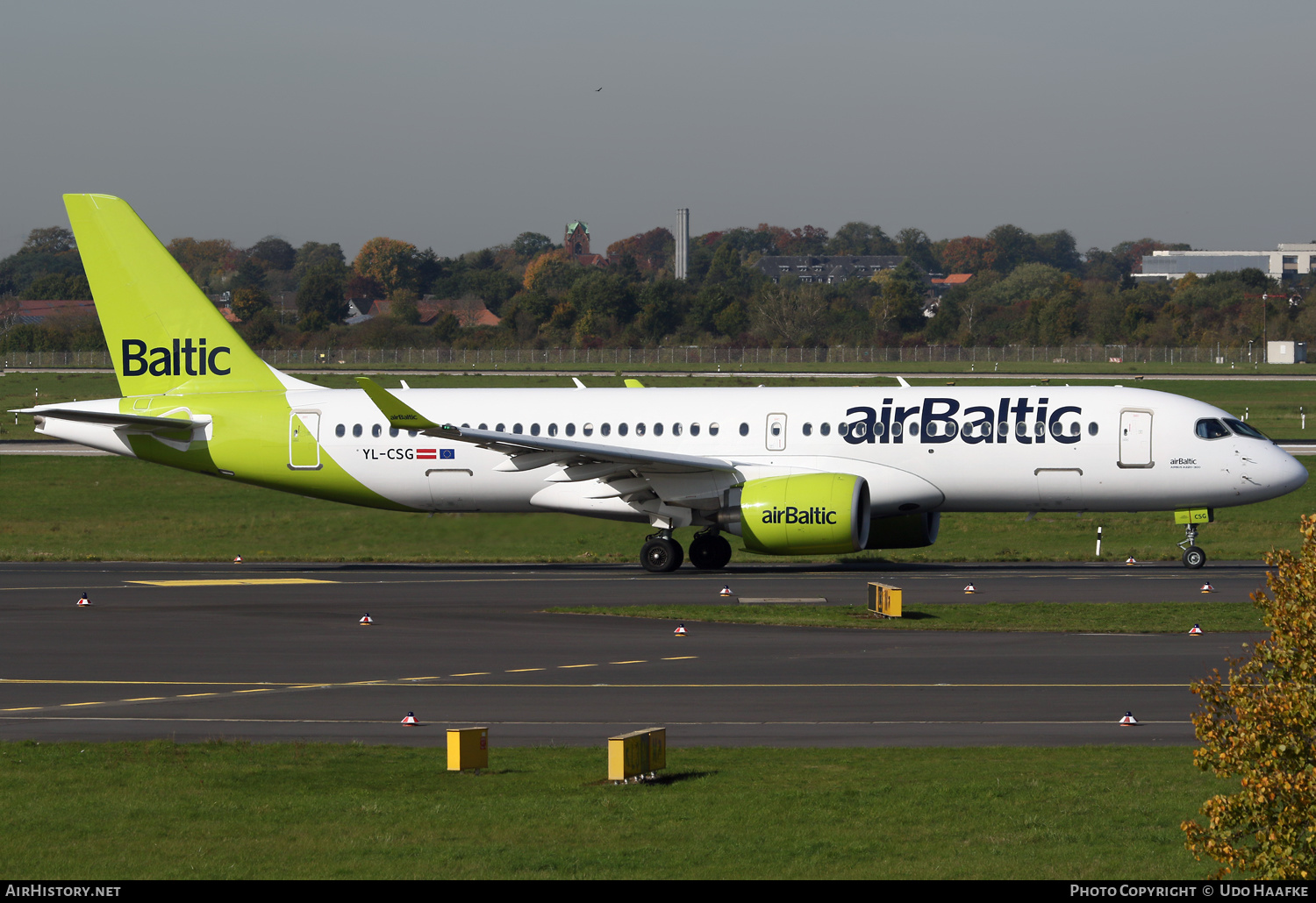 Aircraft Photo of YL-CSG | Bombardier CSeries CS300 (BD-500-1A11) | AirBaltic | AirHistory.net #505927