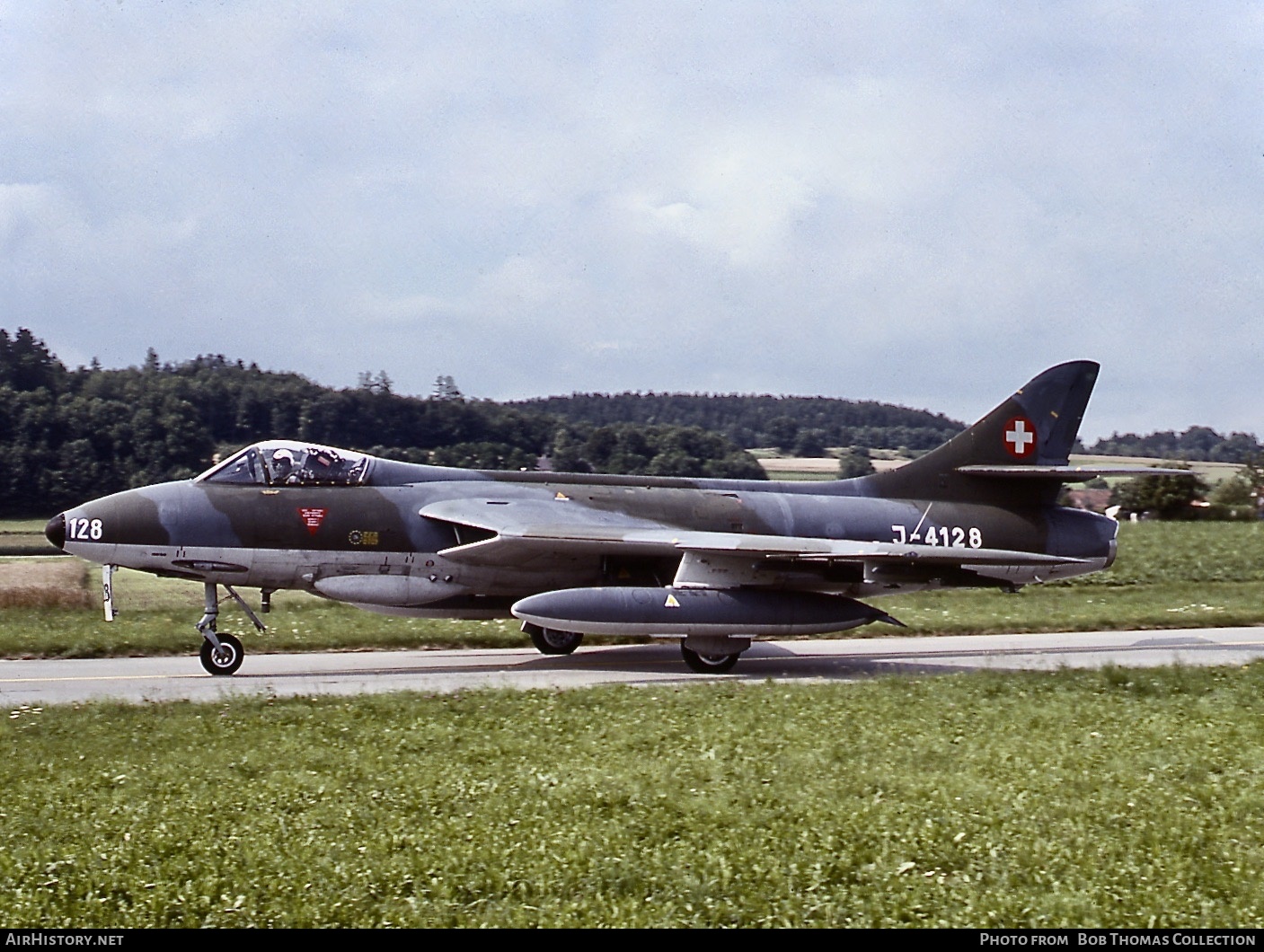 Aircraft Photo of J-4128 | Hawker Hunter F58A | Switzerland - Air Force | AirHistory.net #506038