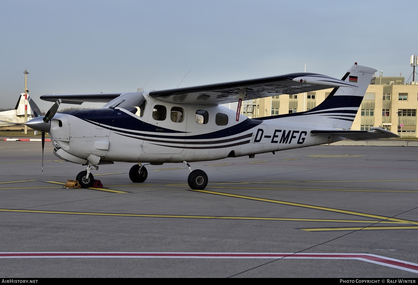 Aircraft Photo of D-EMFG | Cessna P210N Pressurized Centurion II | AirHistory.net #506184