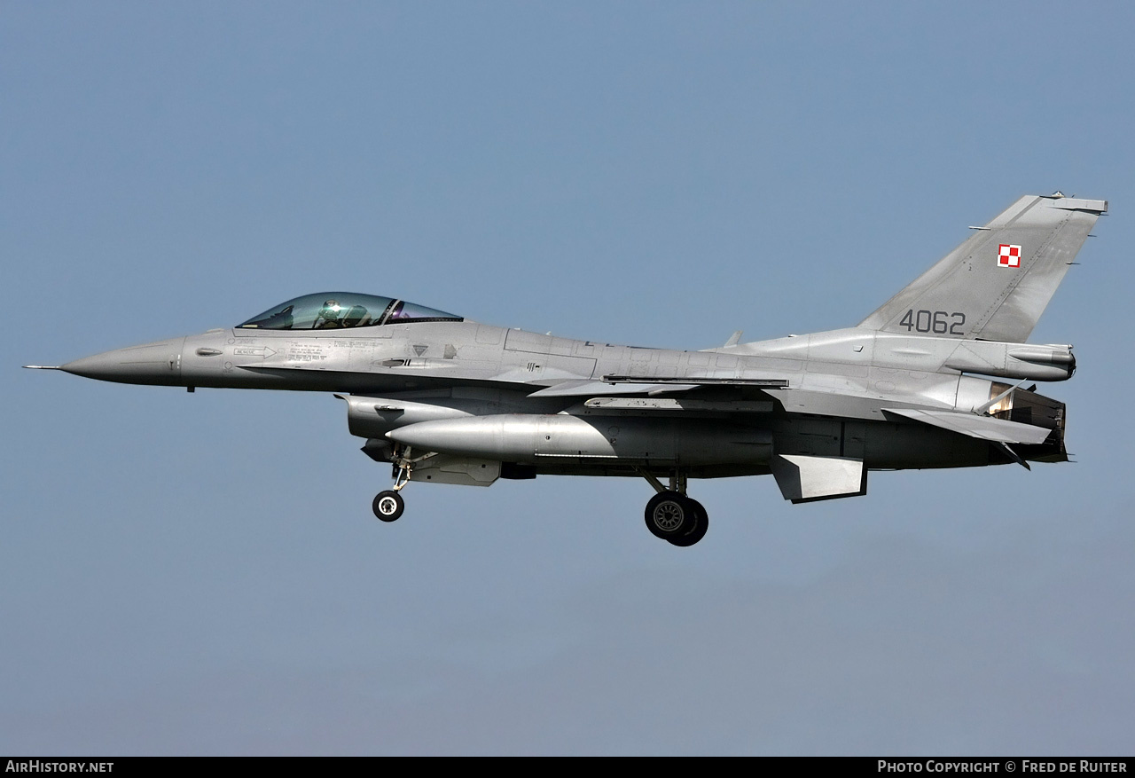 Aircraft Photo of 4062 | Lockheed Martin F-16CJ Fighting Falcon | Poland - Air Force | AirHistory.net #506298