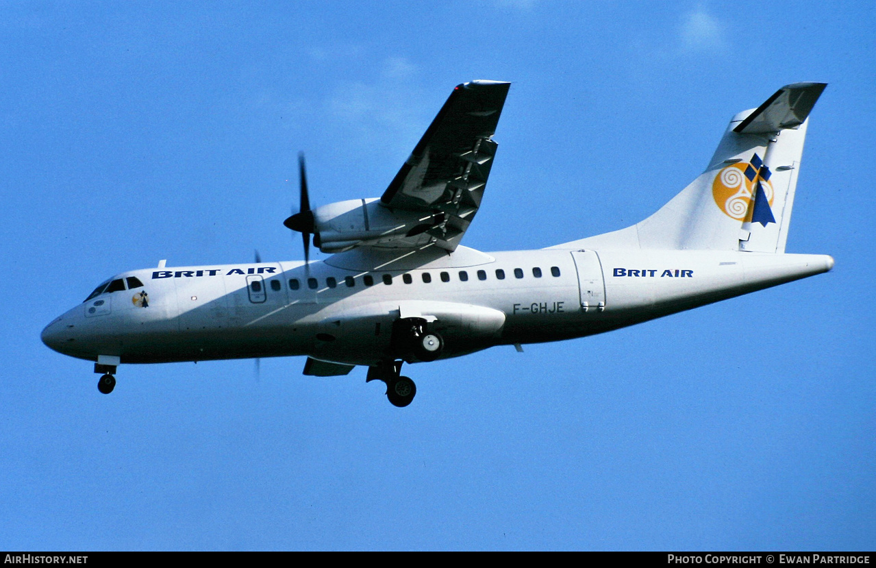 Aircraft Photo of F-GHJE | ATR ATR-42-300 | Brit Air | AirHistory.net #506405