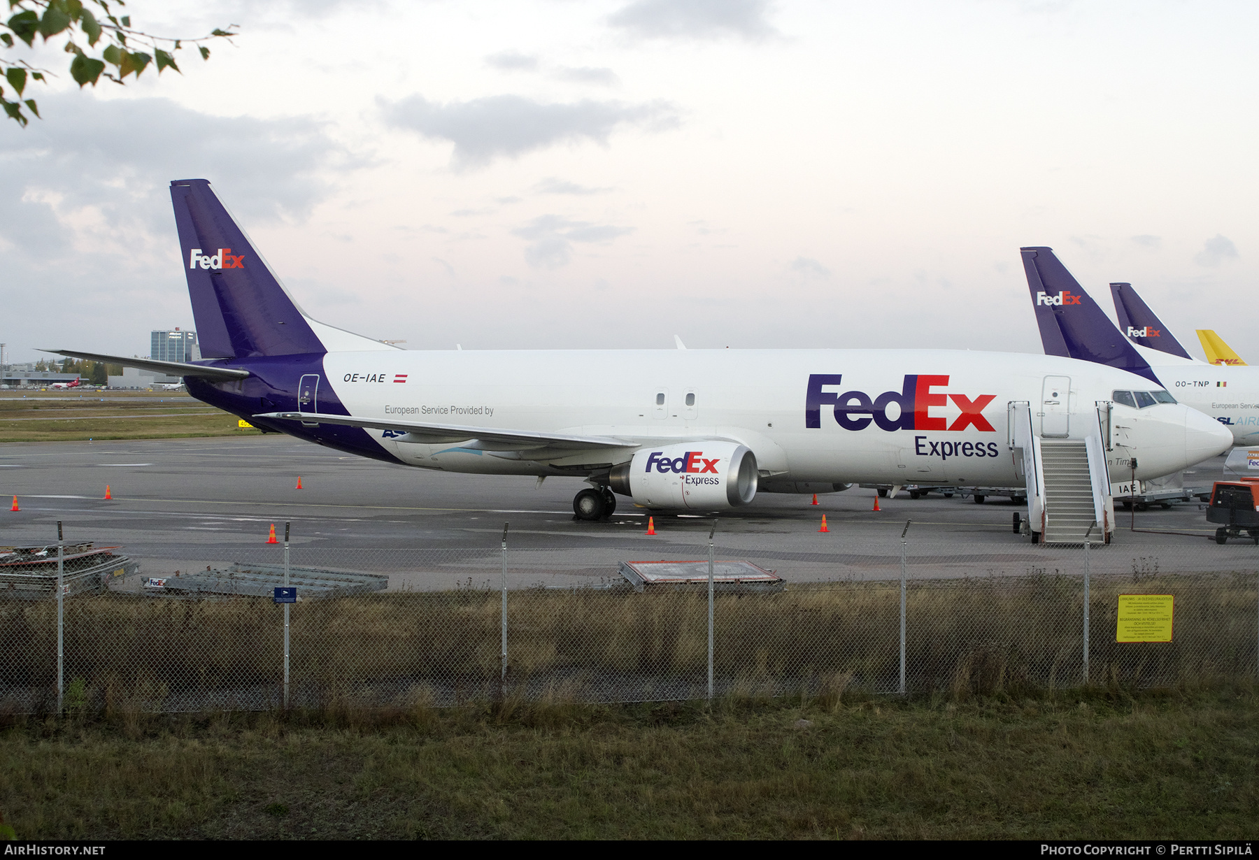 Aircraft Photo of OE-IAE | Boeing 737-4Q8(SF) | FedEx Express | AirHistory.net #506495