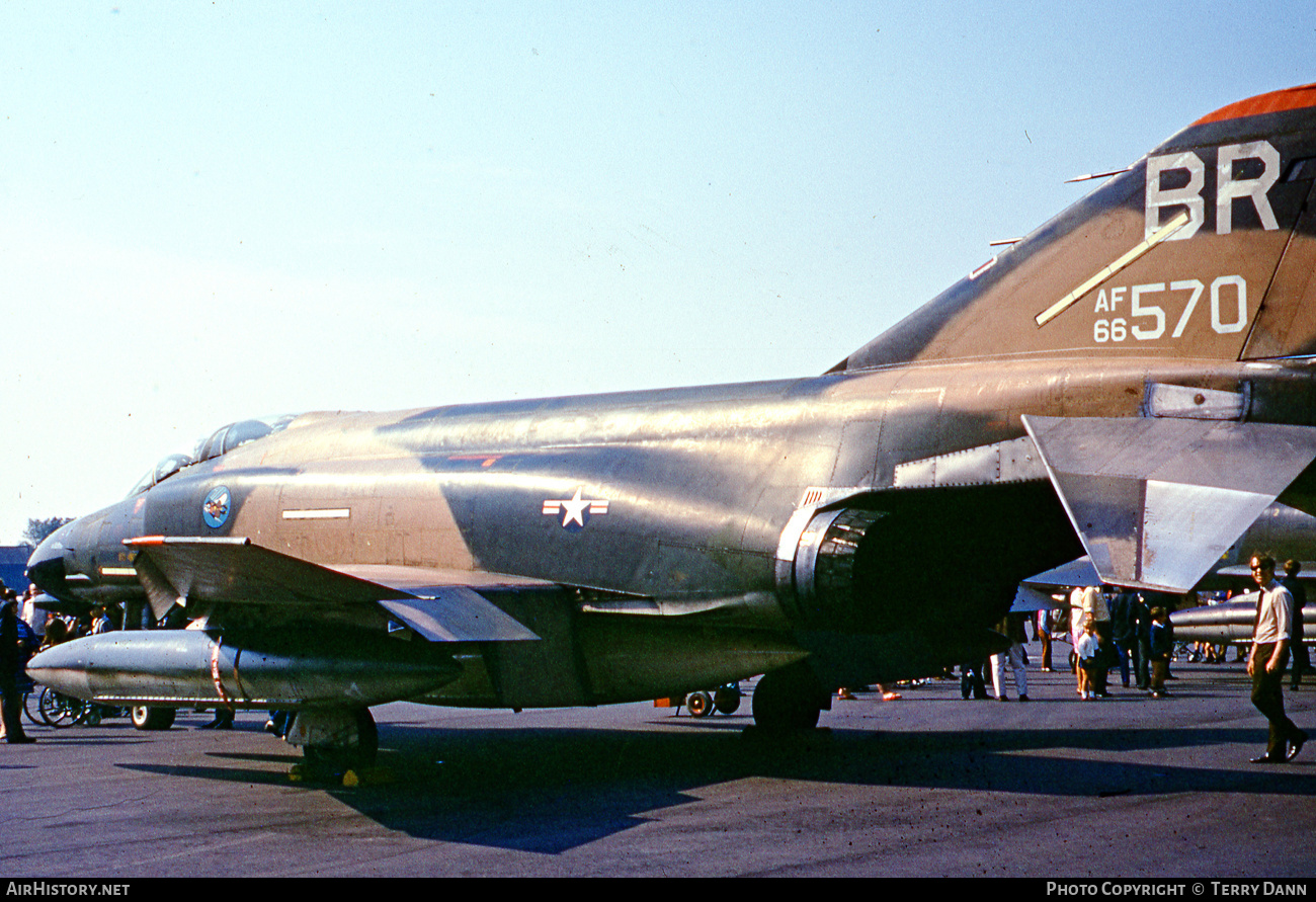 Aircraft Photo of 66-7570 / AF66-570 | McDonnell F-4D Phantom II | USA - Air Force | AirHistory.net #506886