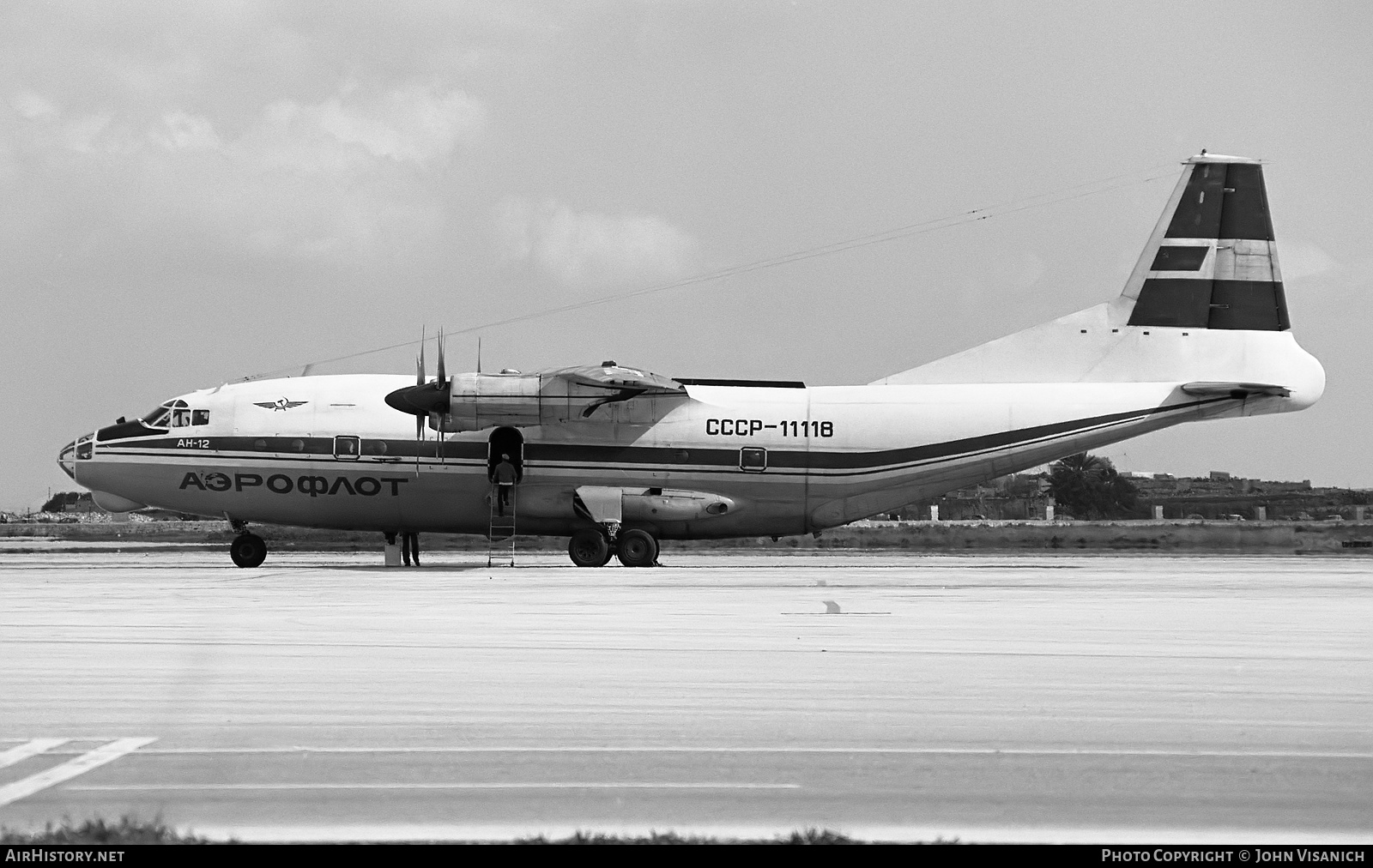 Aircraft Photo of CCCP-11118 | Antonov An-12B | Aeroflot | AirHistory.net #507097